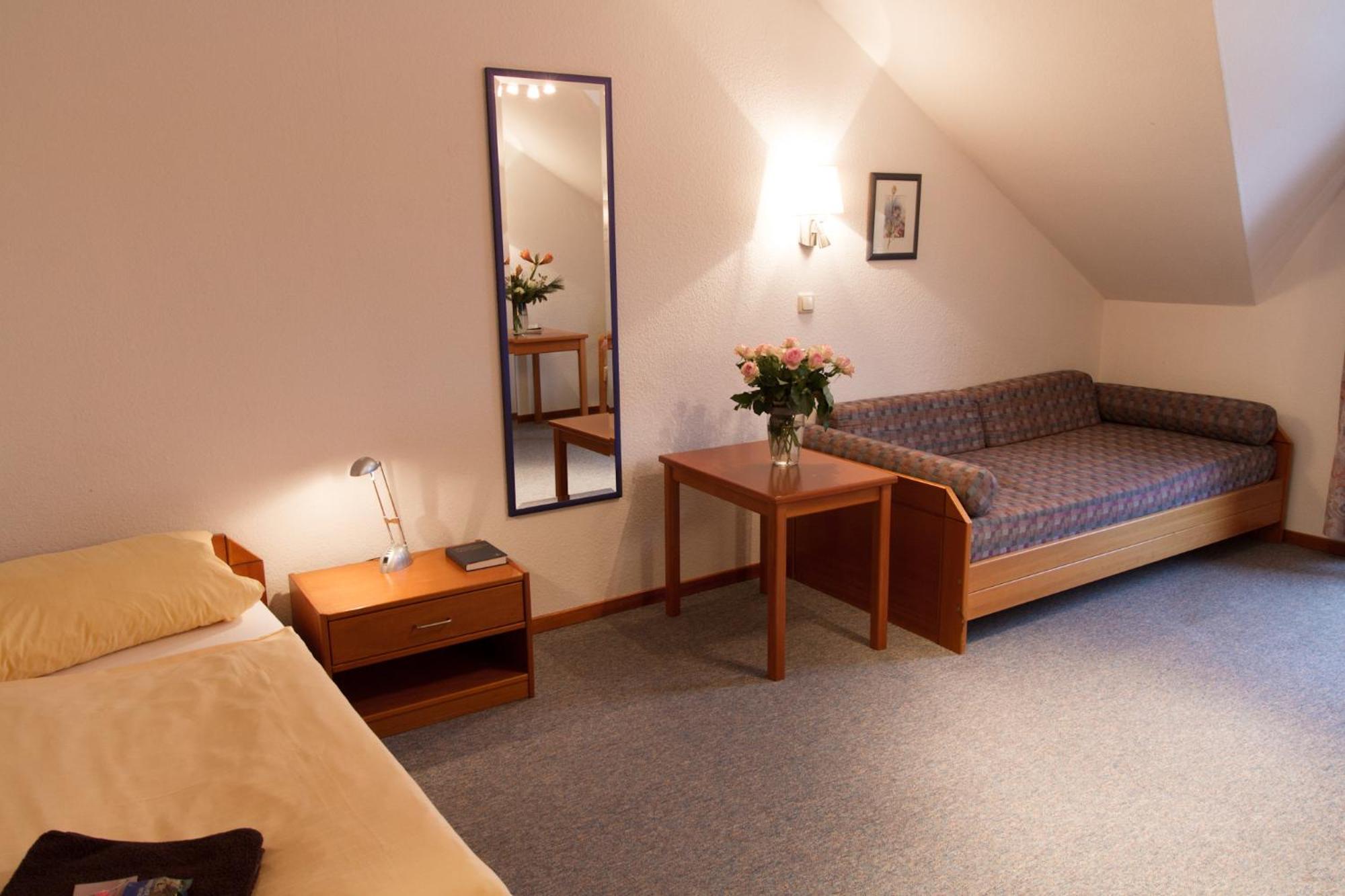 Single Room photo 2