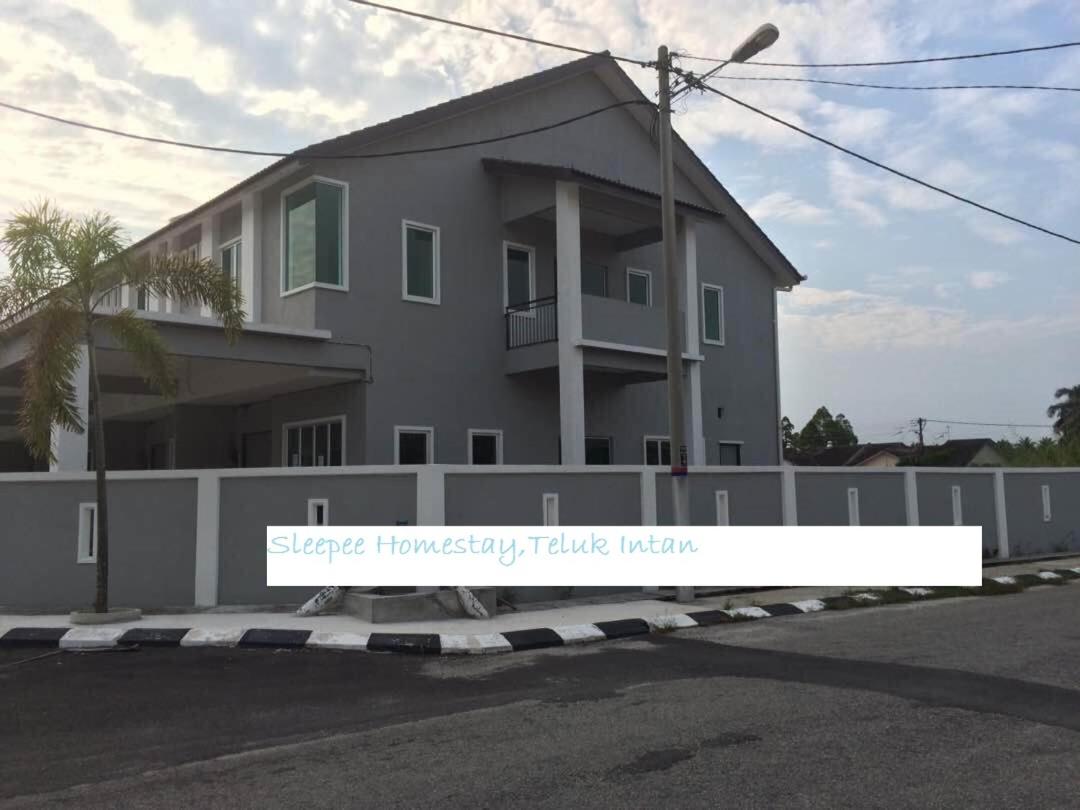 Four-Bedroom House photo 1