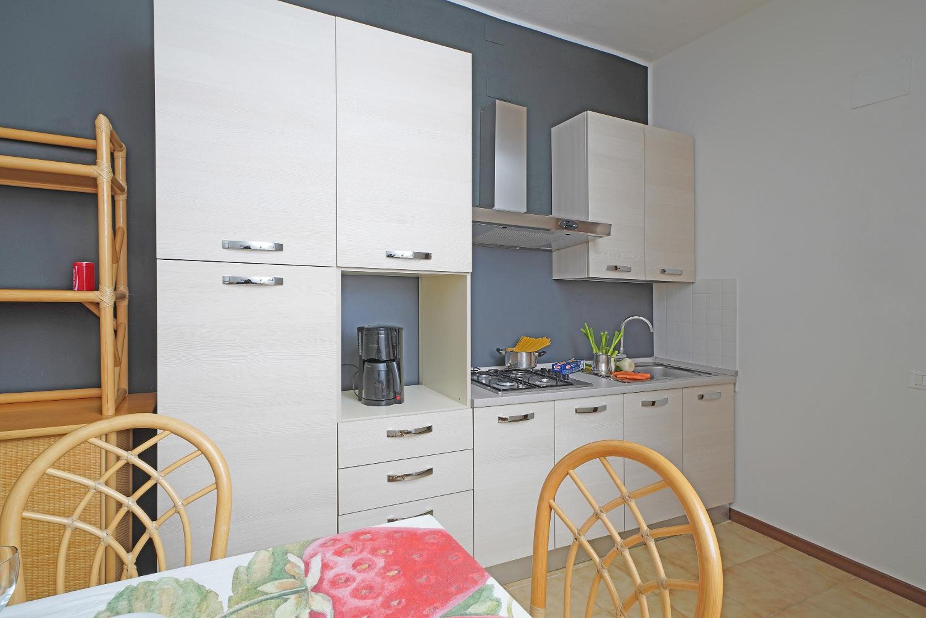 Economy One-Bedroom Apartment (4 Adults) photo 3