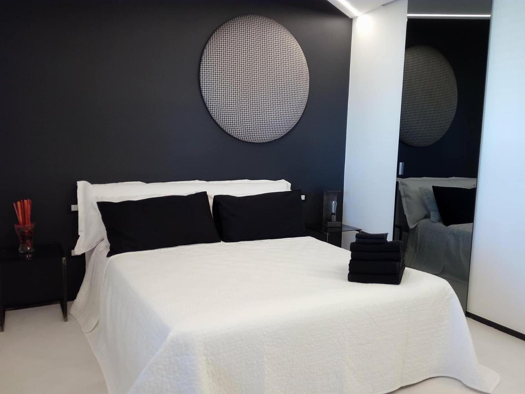 Double Room with Balcony - Photo 2