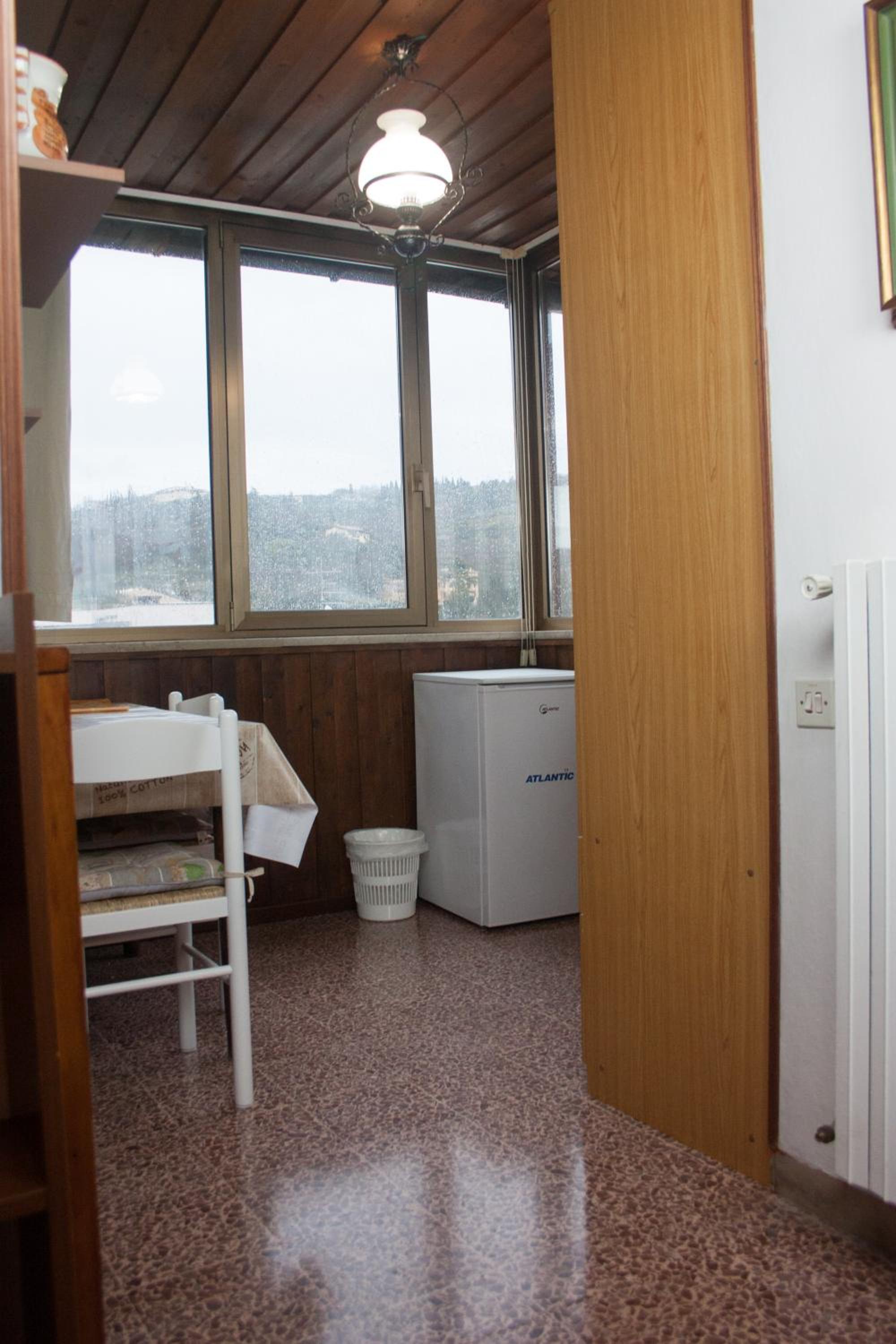 Twin Room with Private Bathroom - Photo 9