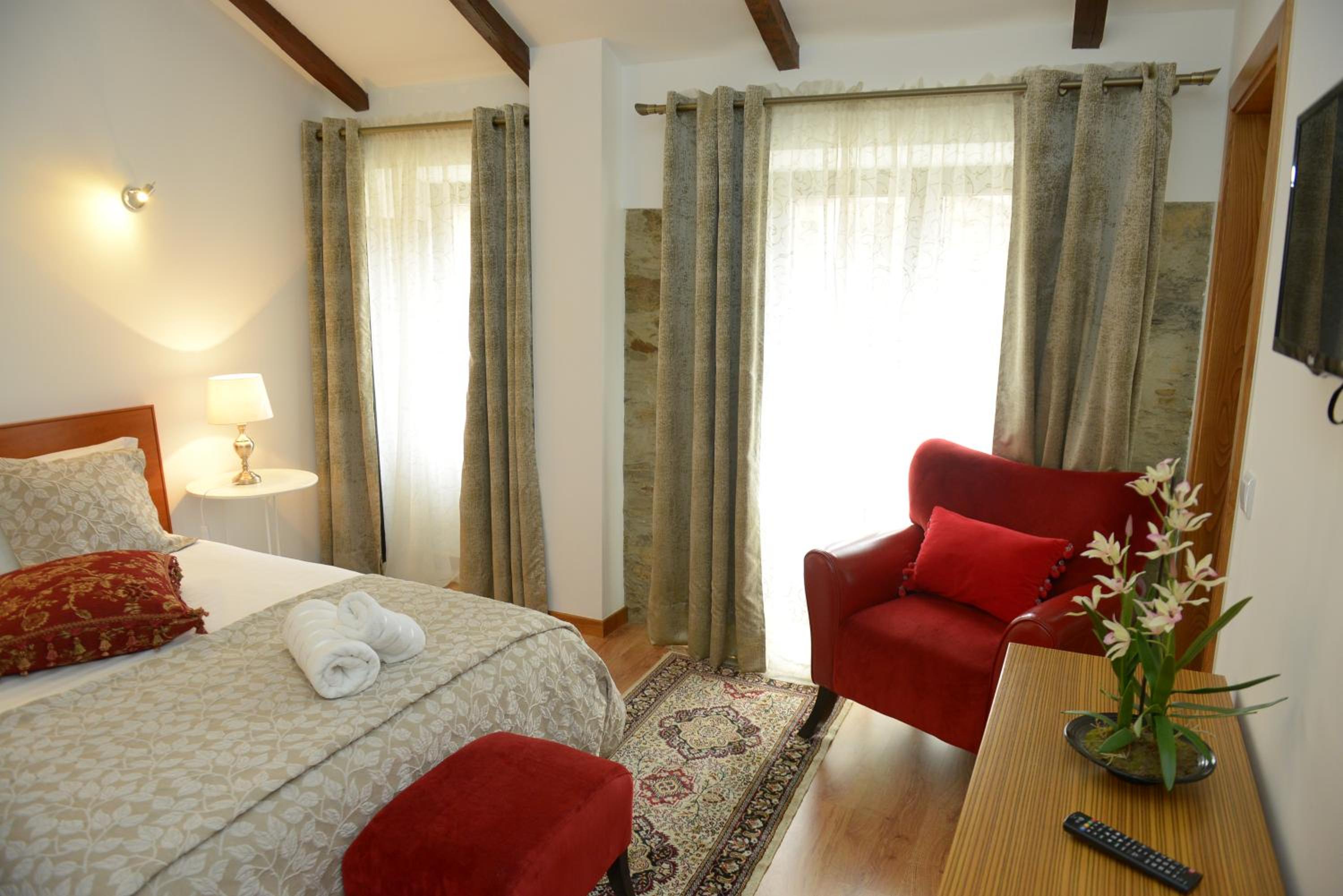 Deluxe Double Room with Bath photo 2
