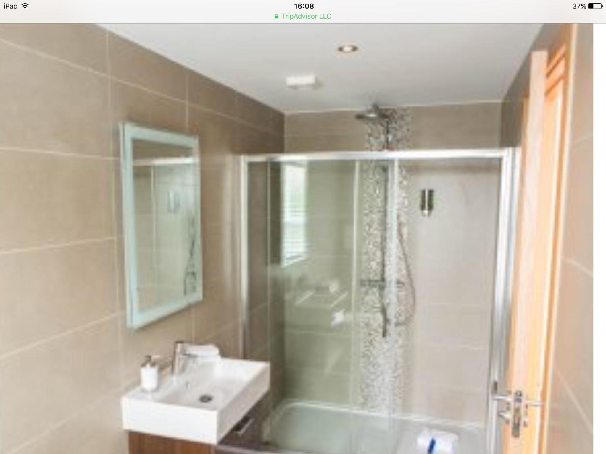 Four-Bedroom House photo 3