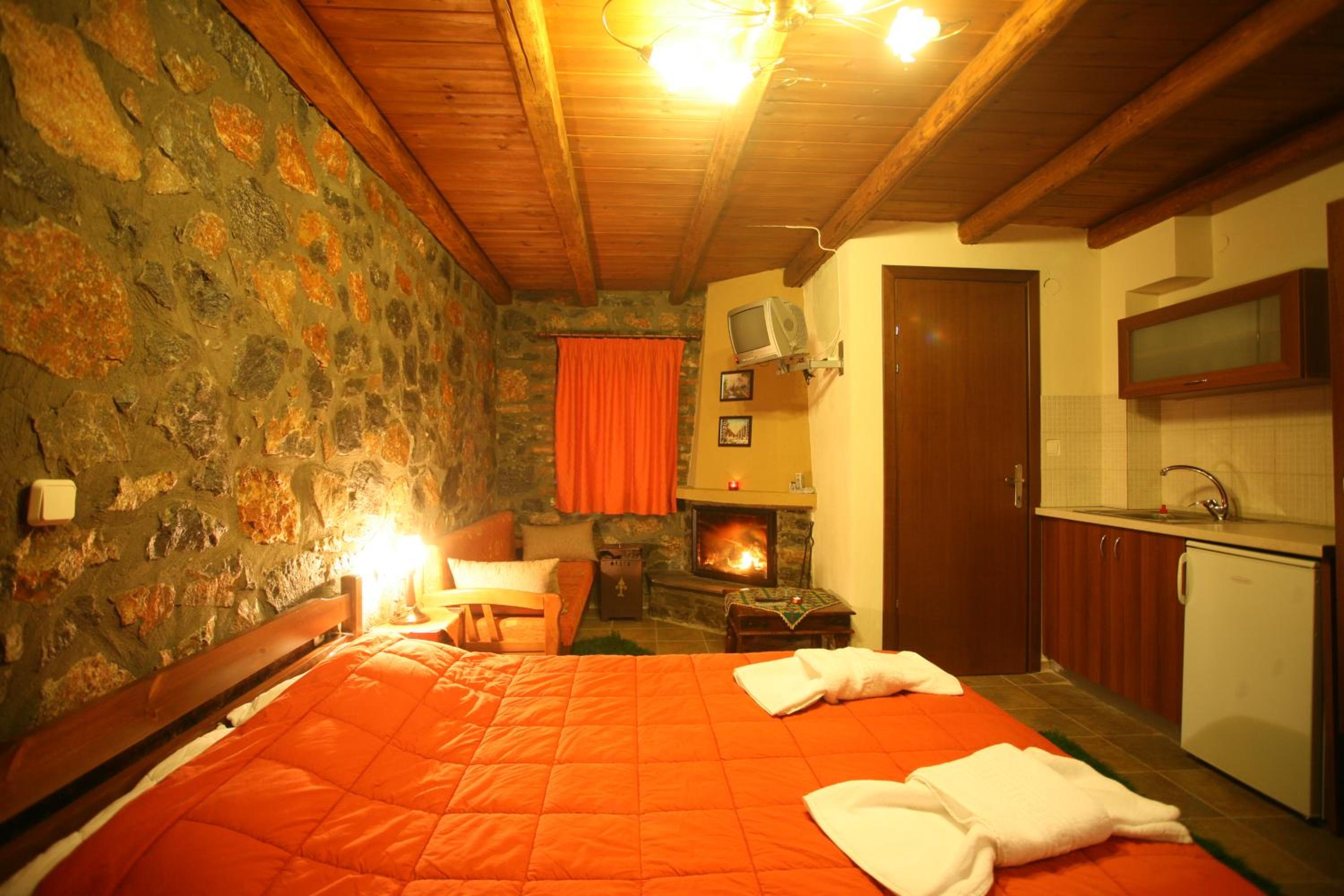Economy Triple Room