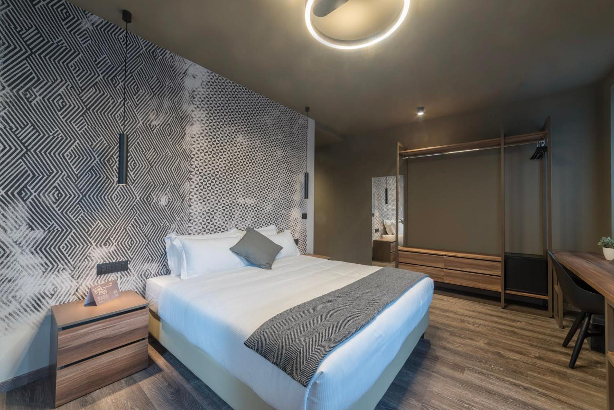 Double Room with Private Bathroom and City View photo 1