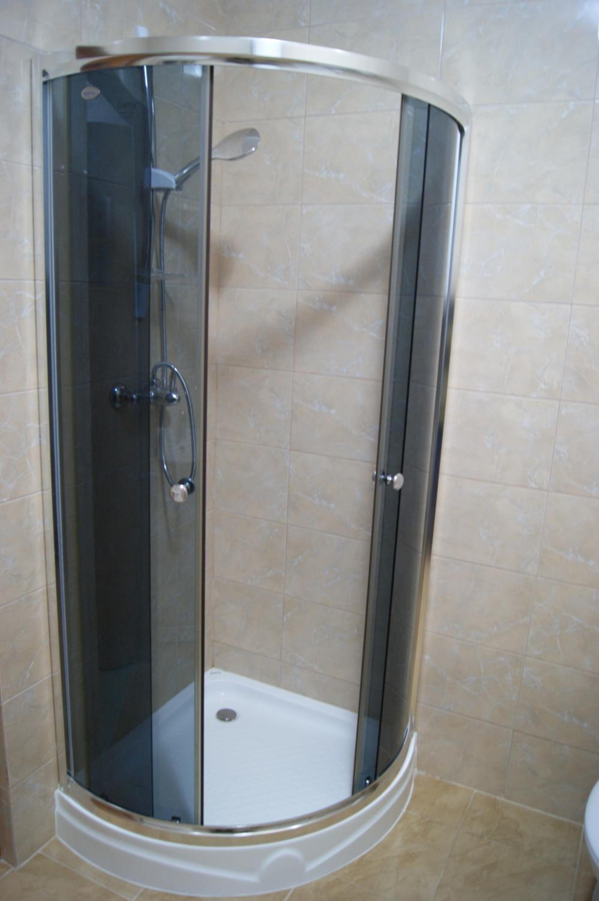 Single Room With Shared Shower And Toilet photo 3