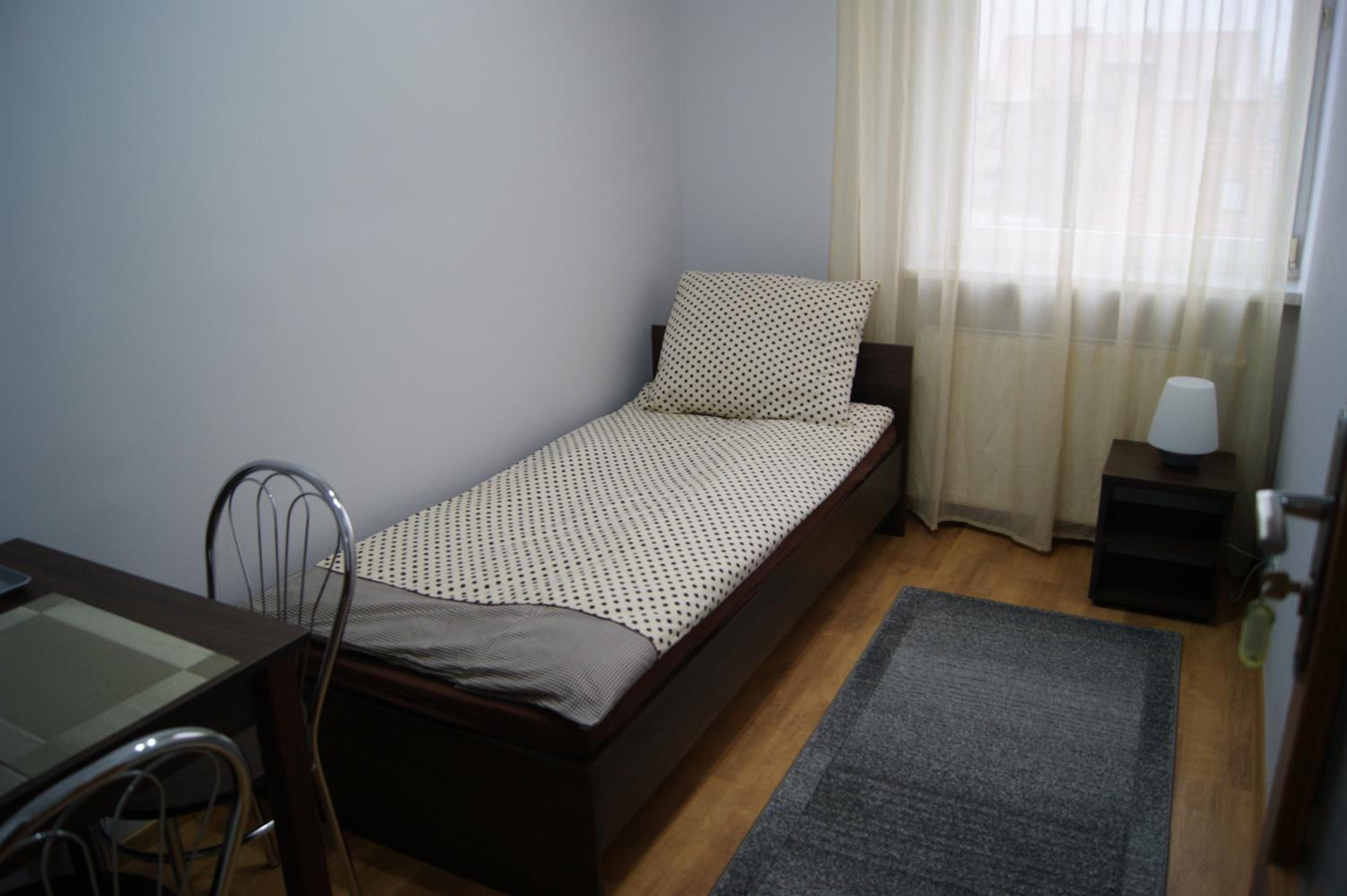 Single Room With Shared Shower And Toilet photo 1