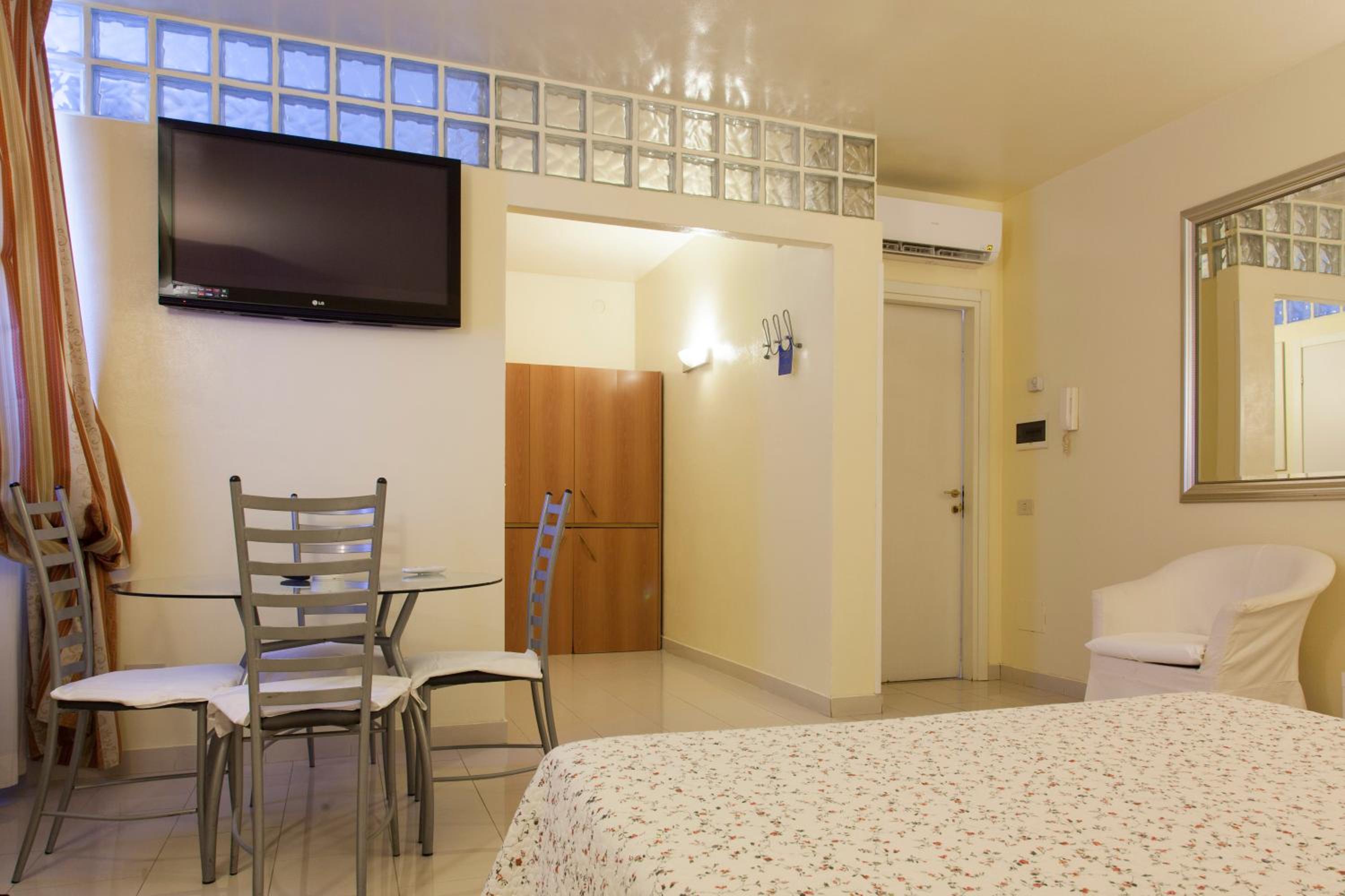 Double or Twin Room with Private Bathroom