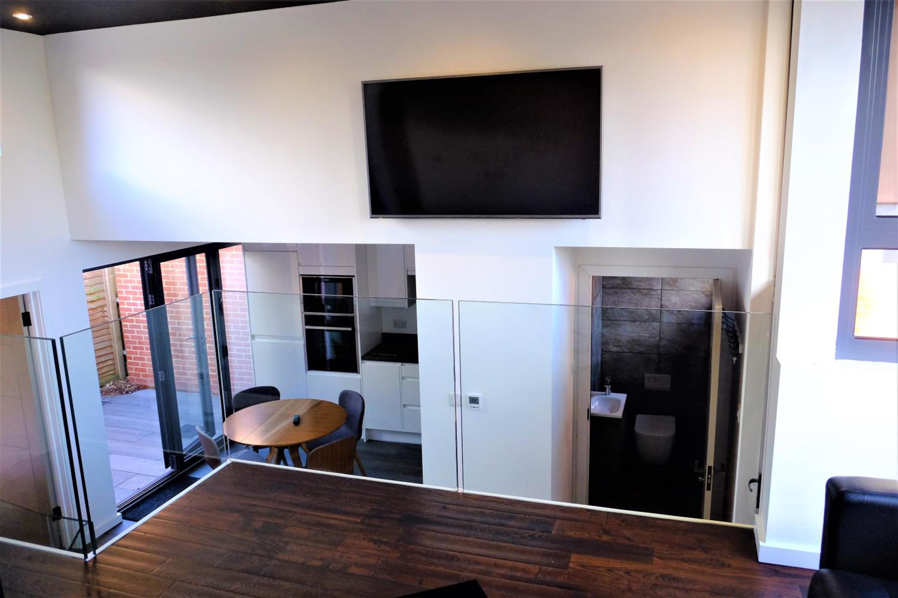 Apartment with Balcony photo 2