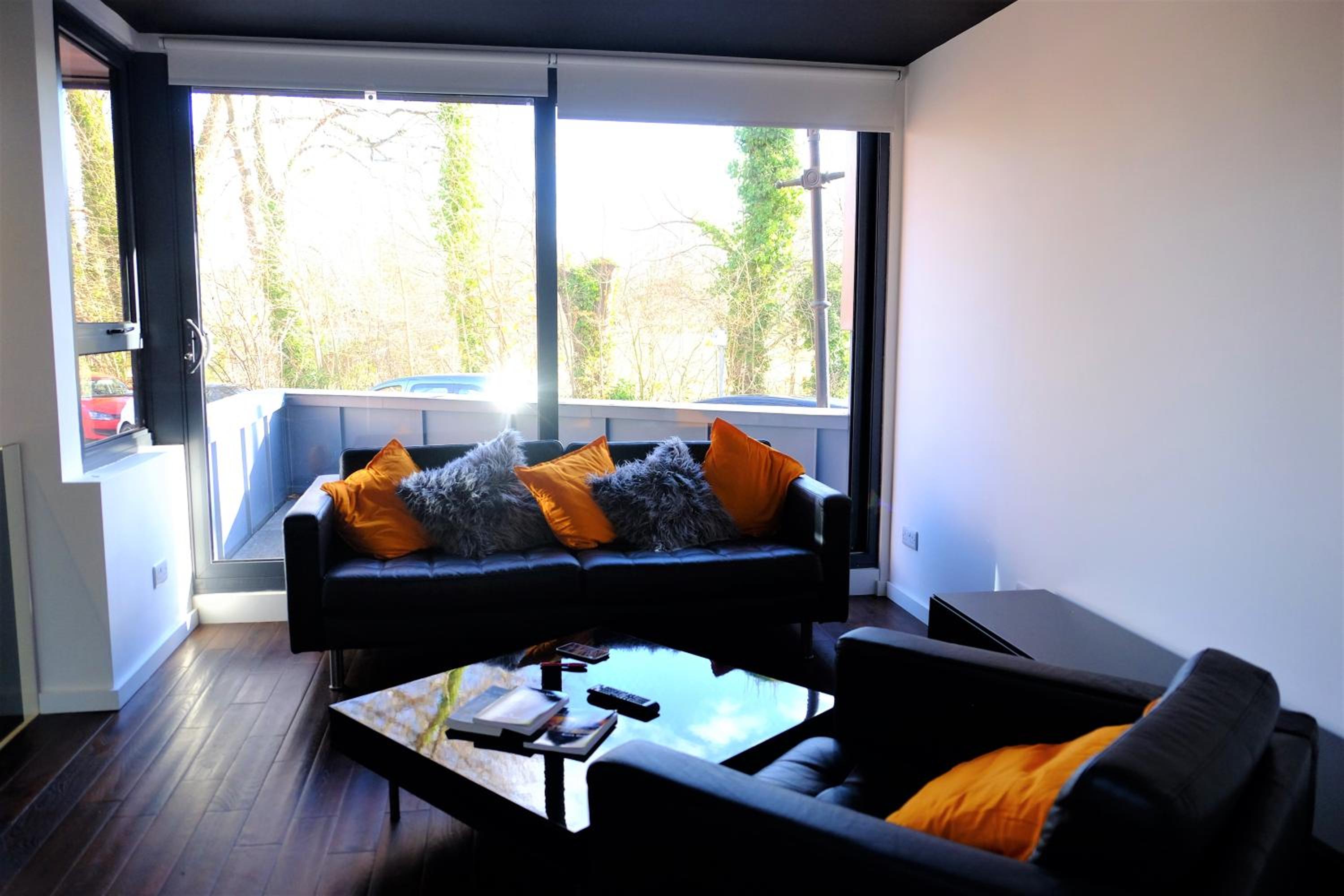 Apartment with Balcony photo 3