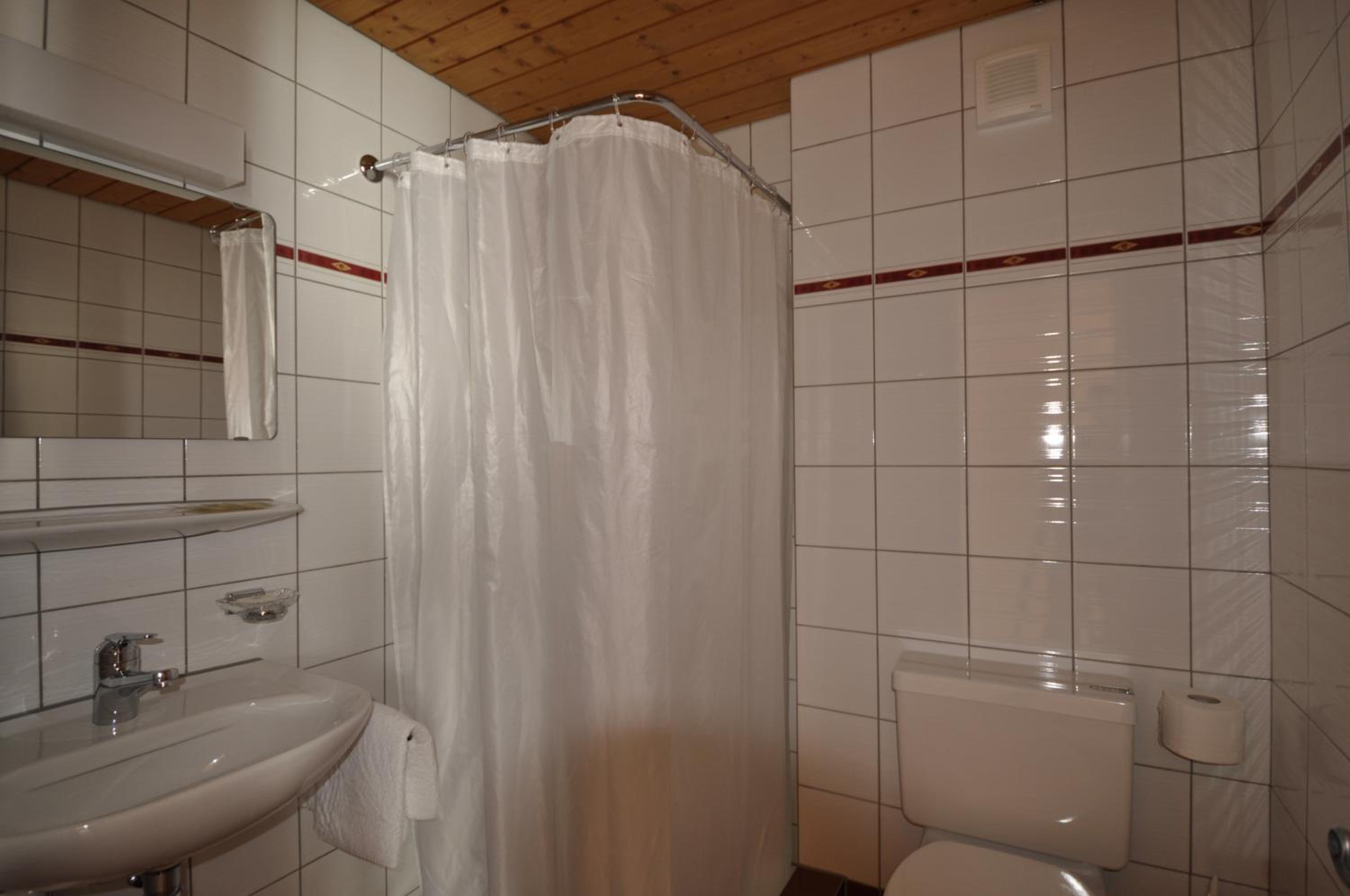 Quintuple Room (5 Adults) photo 2