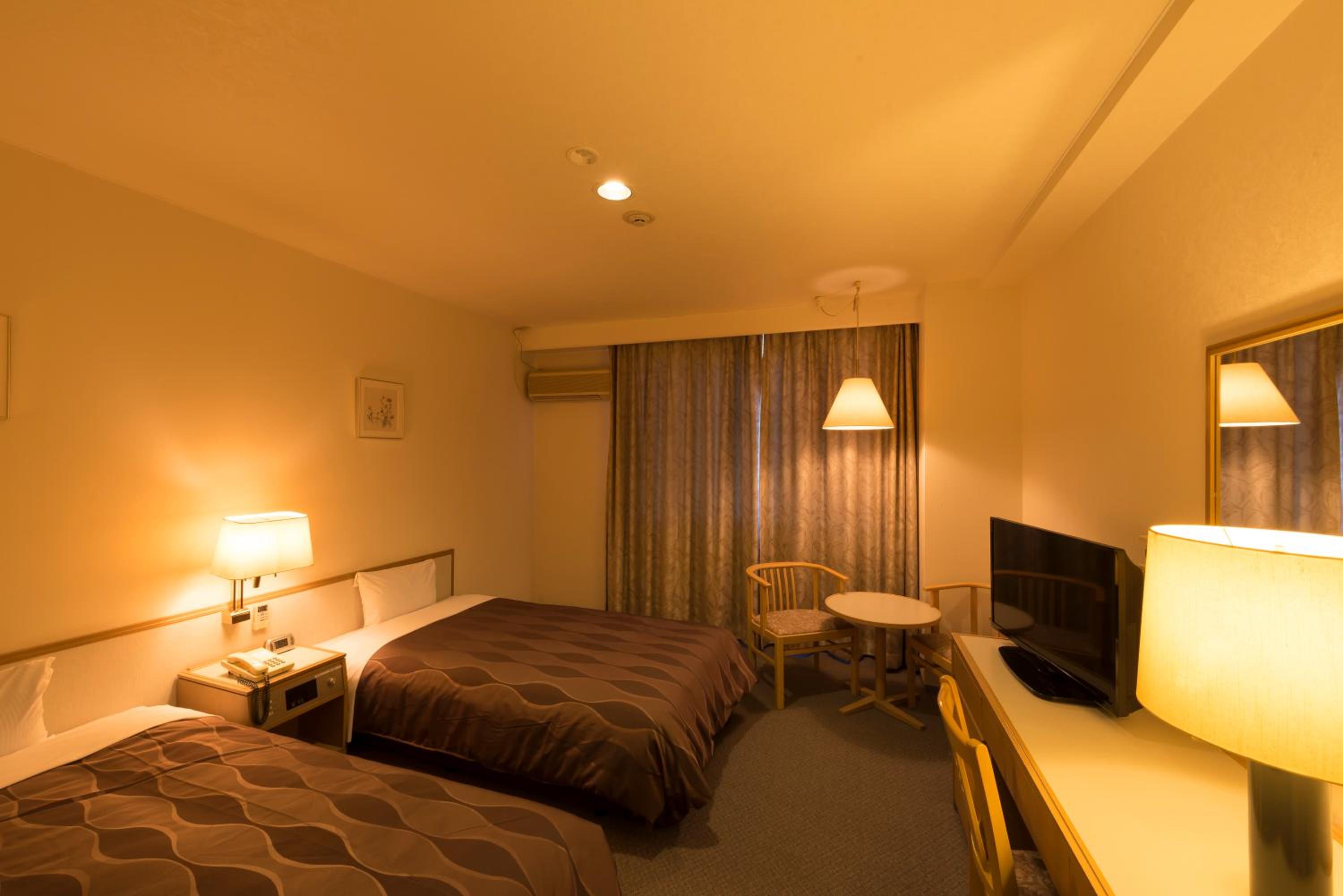 Twin Room - Non-Smoking - Photo 1