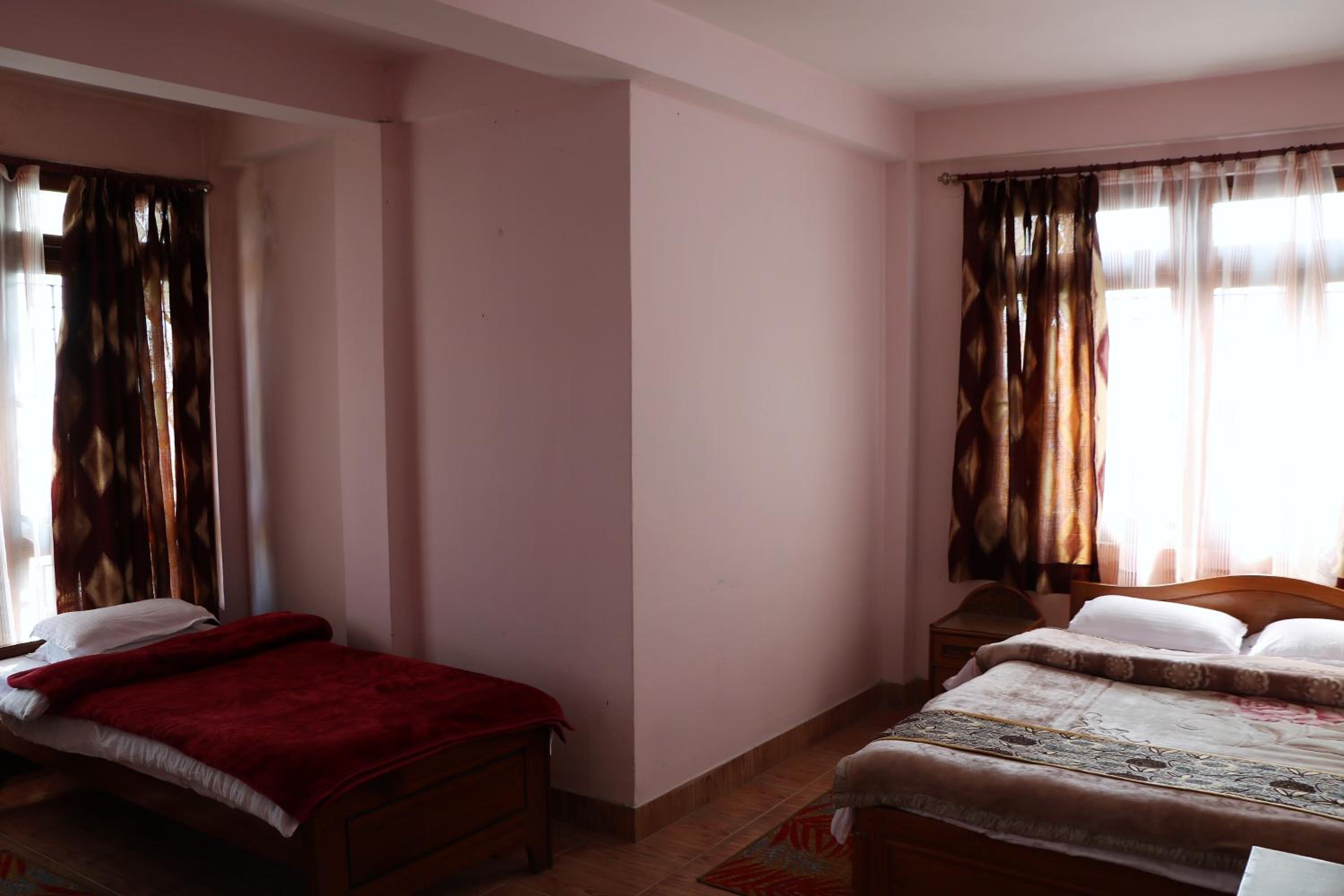 Two-Bedroom Apartment - Photo 2
