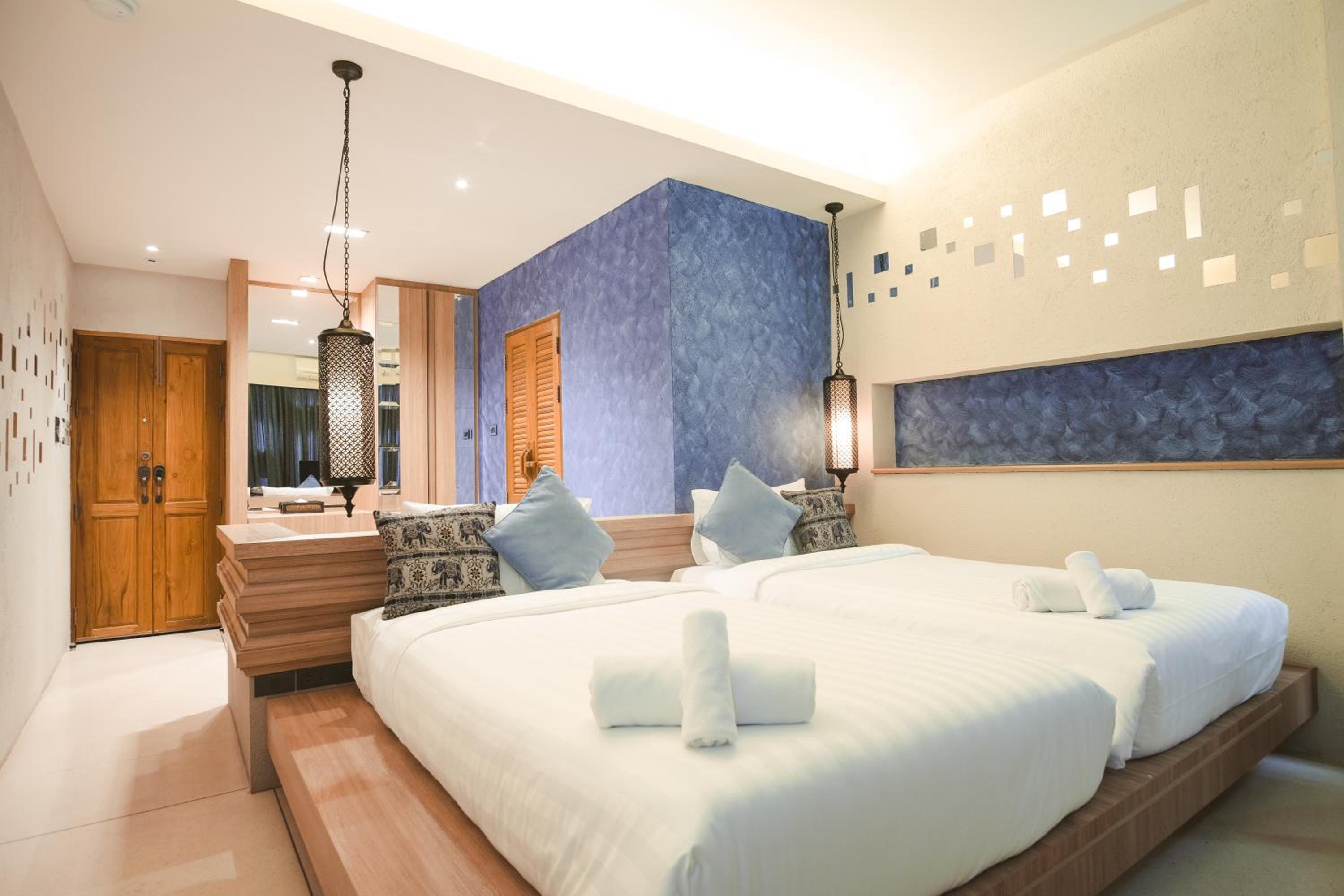 Deluxe Twin Room with Bath Tub photo 2
