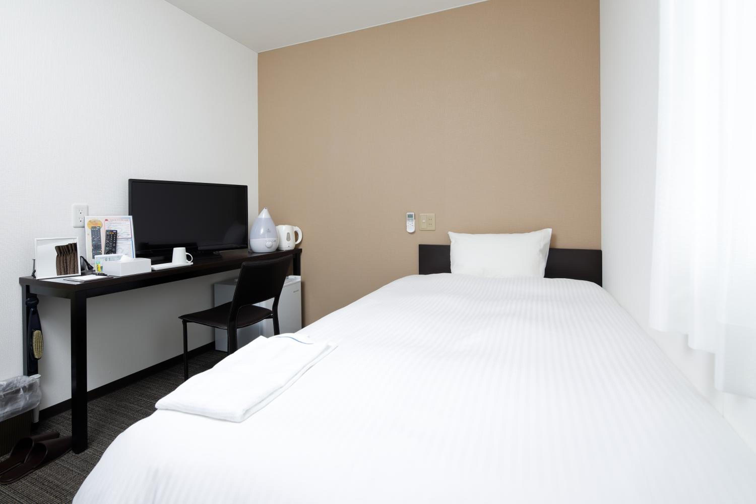 Single Room - No Daily Cleaning - Non-Smoking photo 2