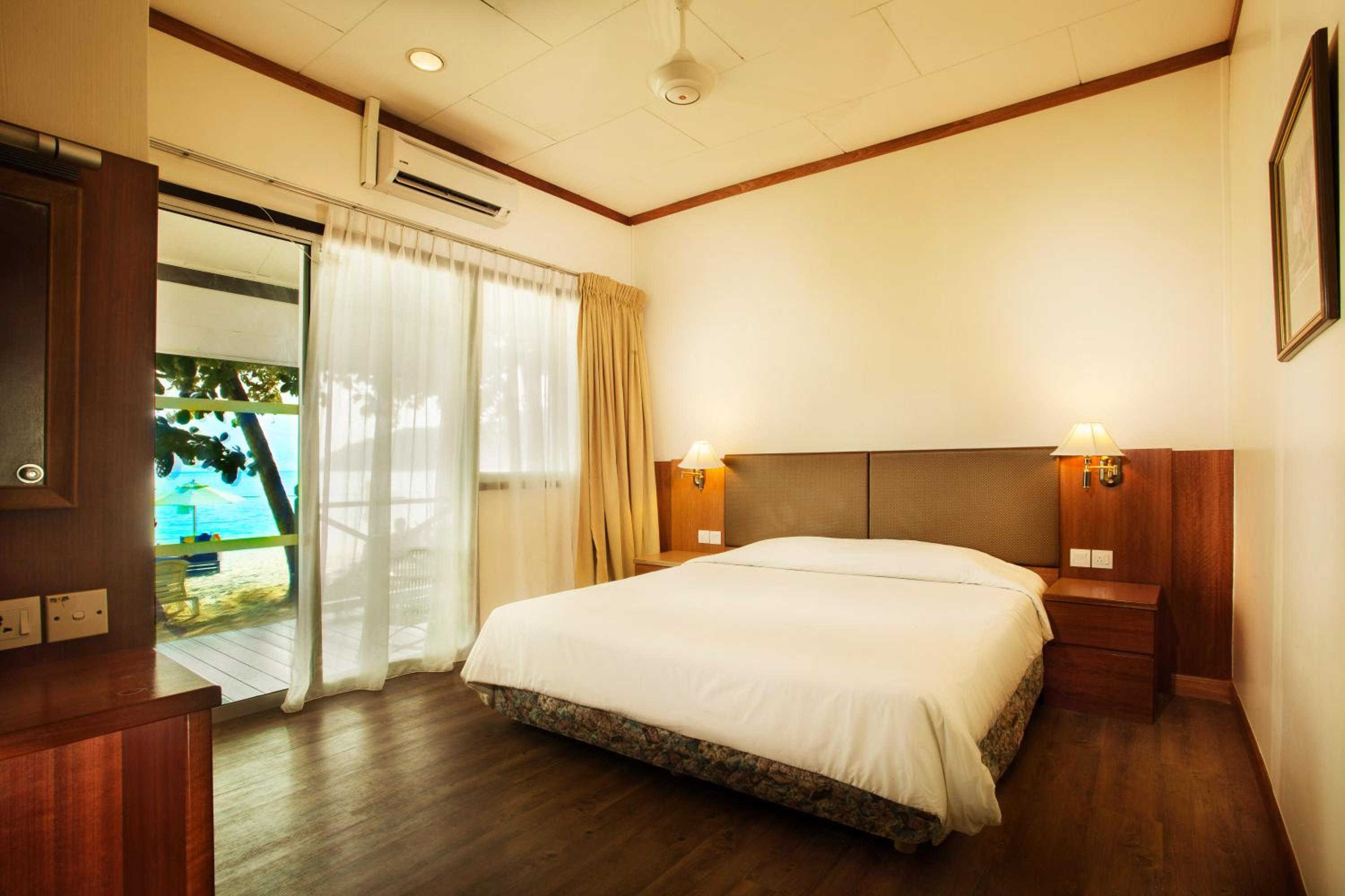 Deluxe Beach Front Chalet