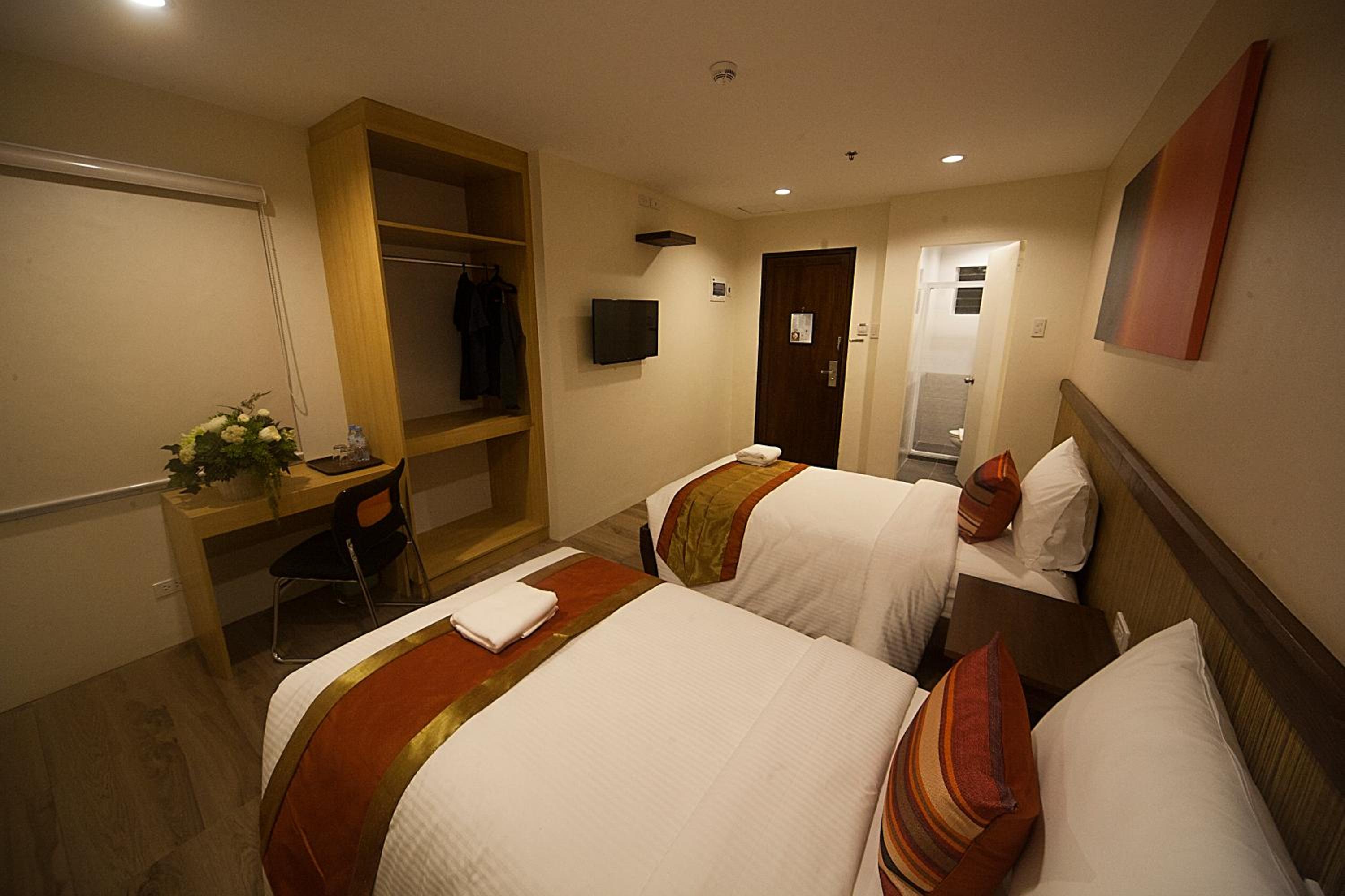 Standard Twin Room - Photo 1