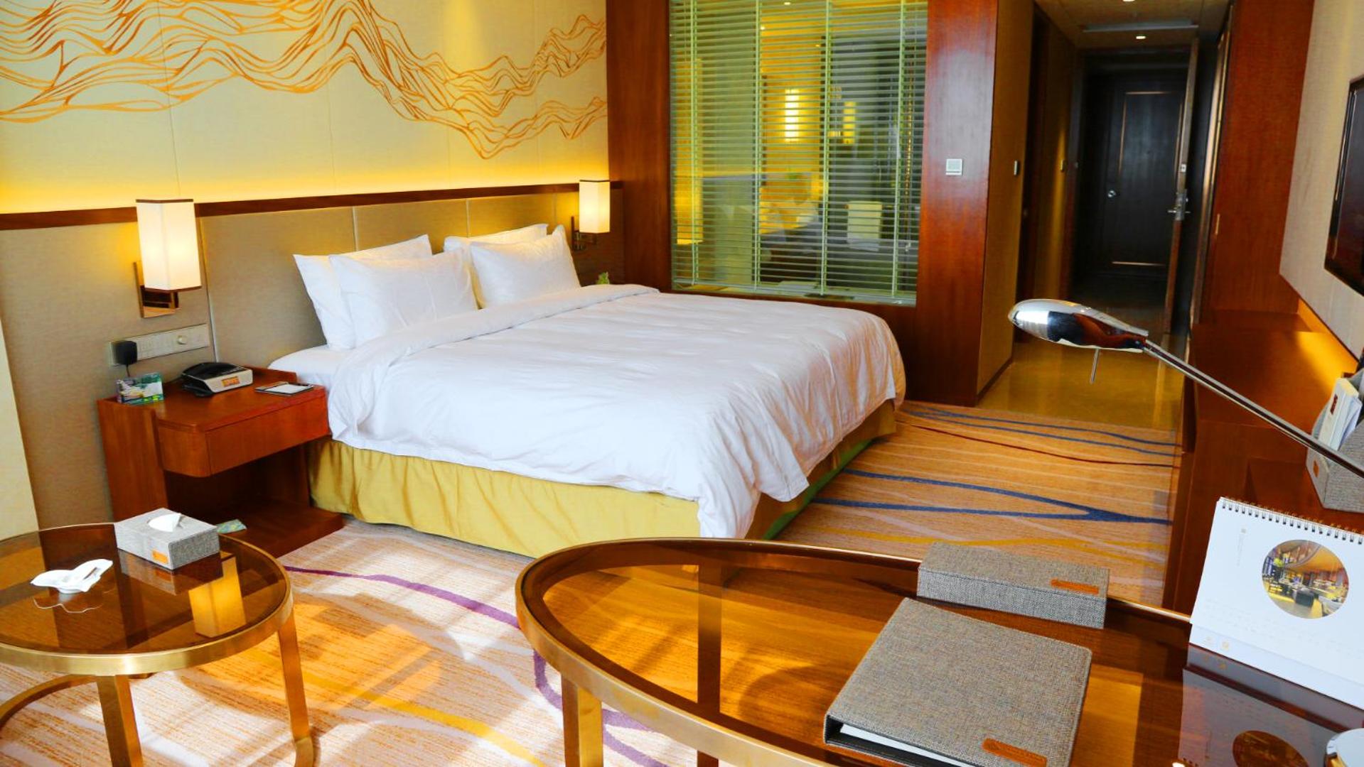 Deluxe Double Room With Side Sea View