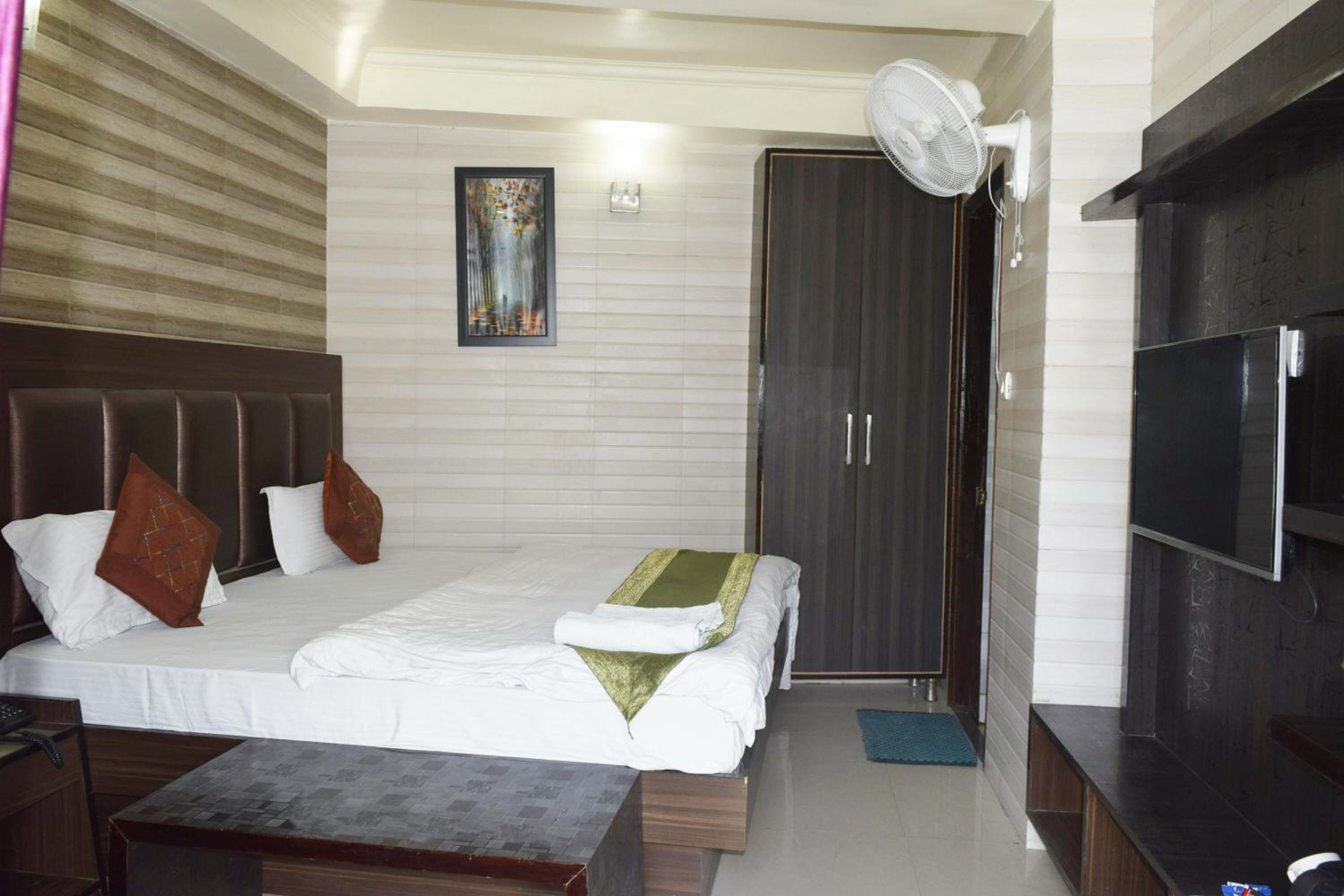 Economy Double Room photo 1