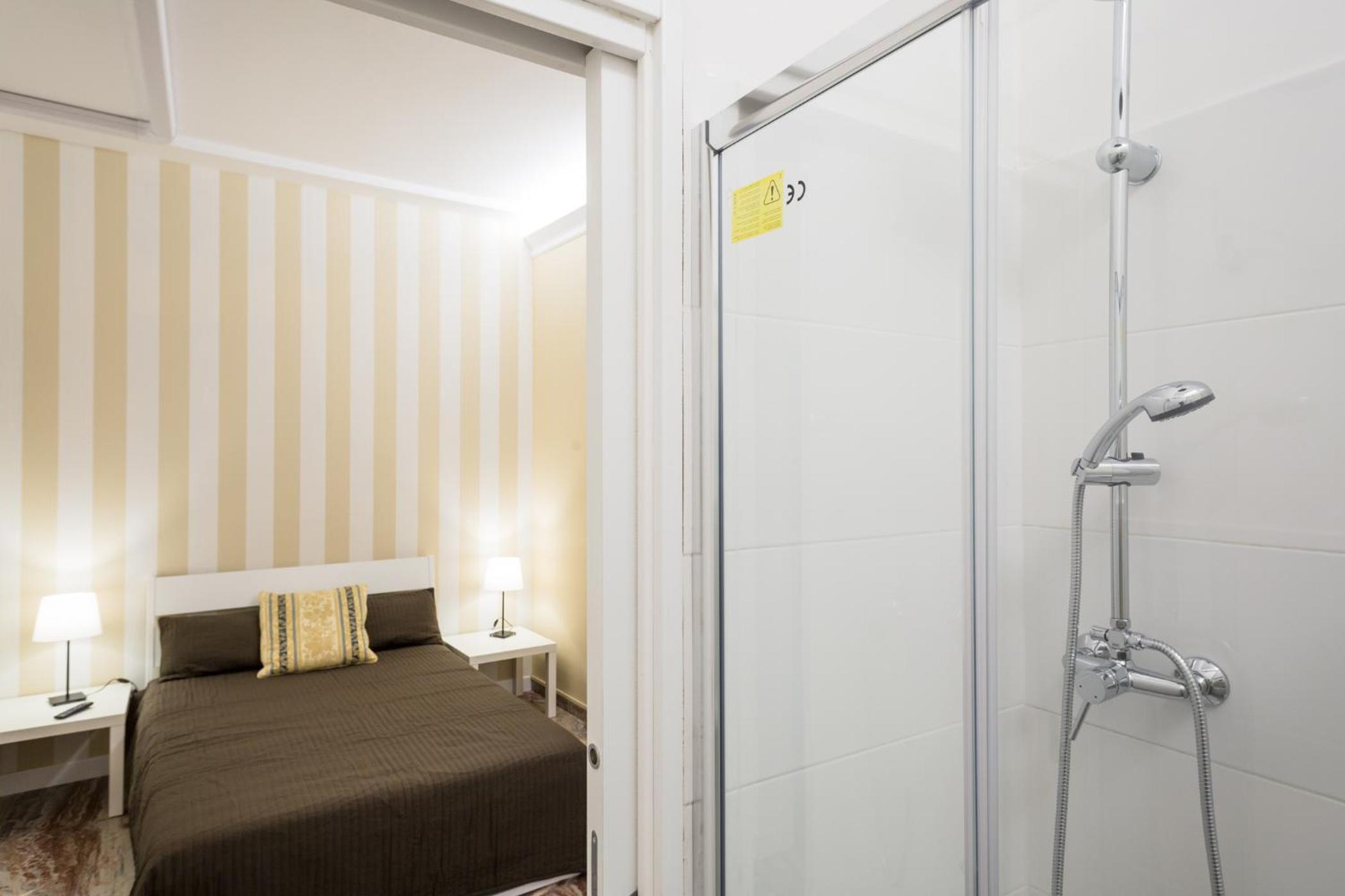 Deluxe Double or Twin Room - Photo 5