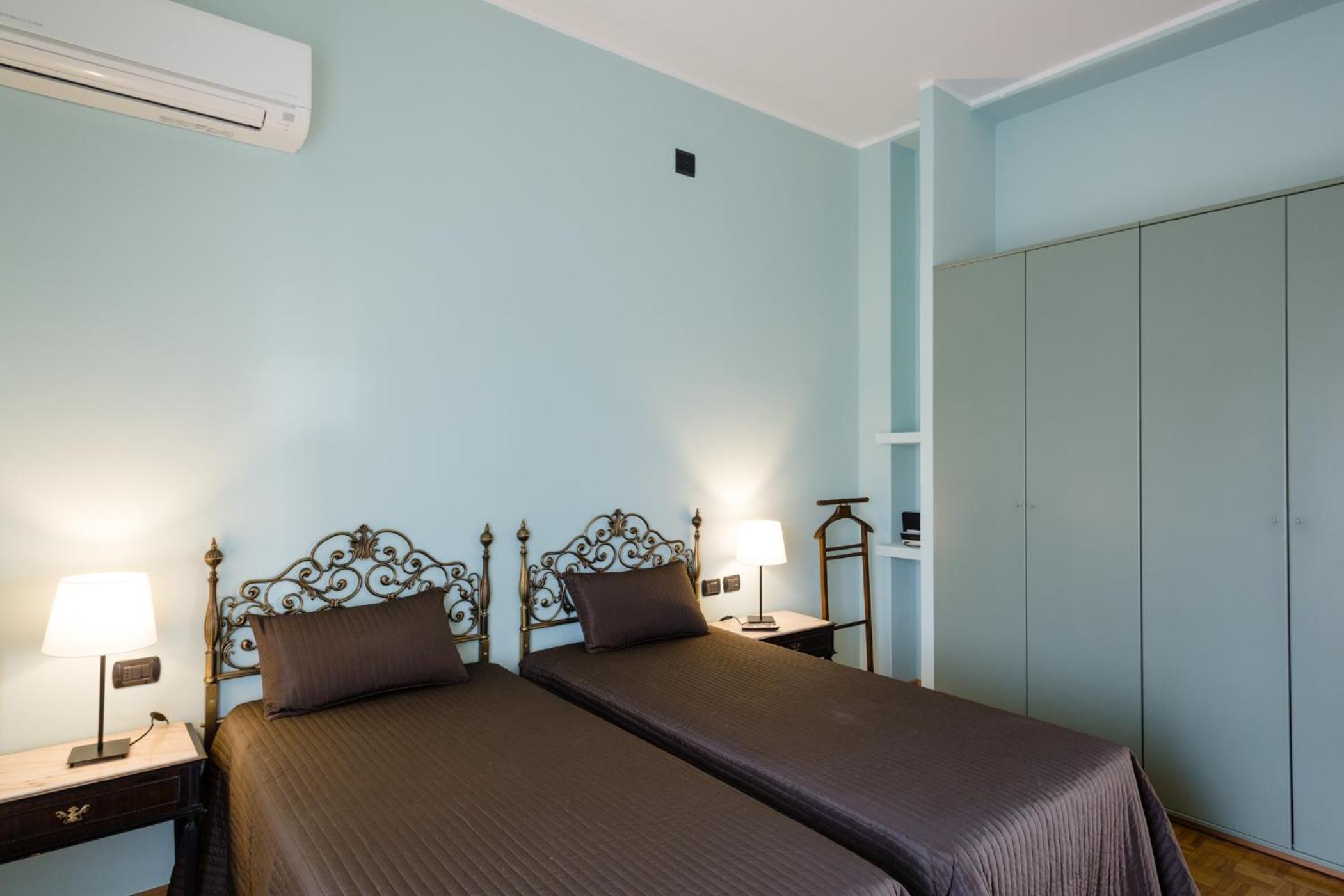 Deluxe Double or Twin Room - Photo 7