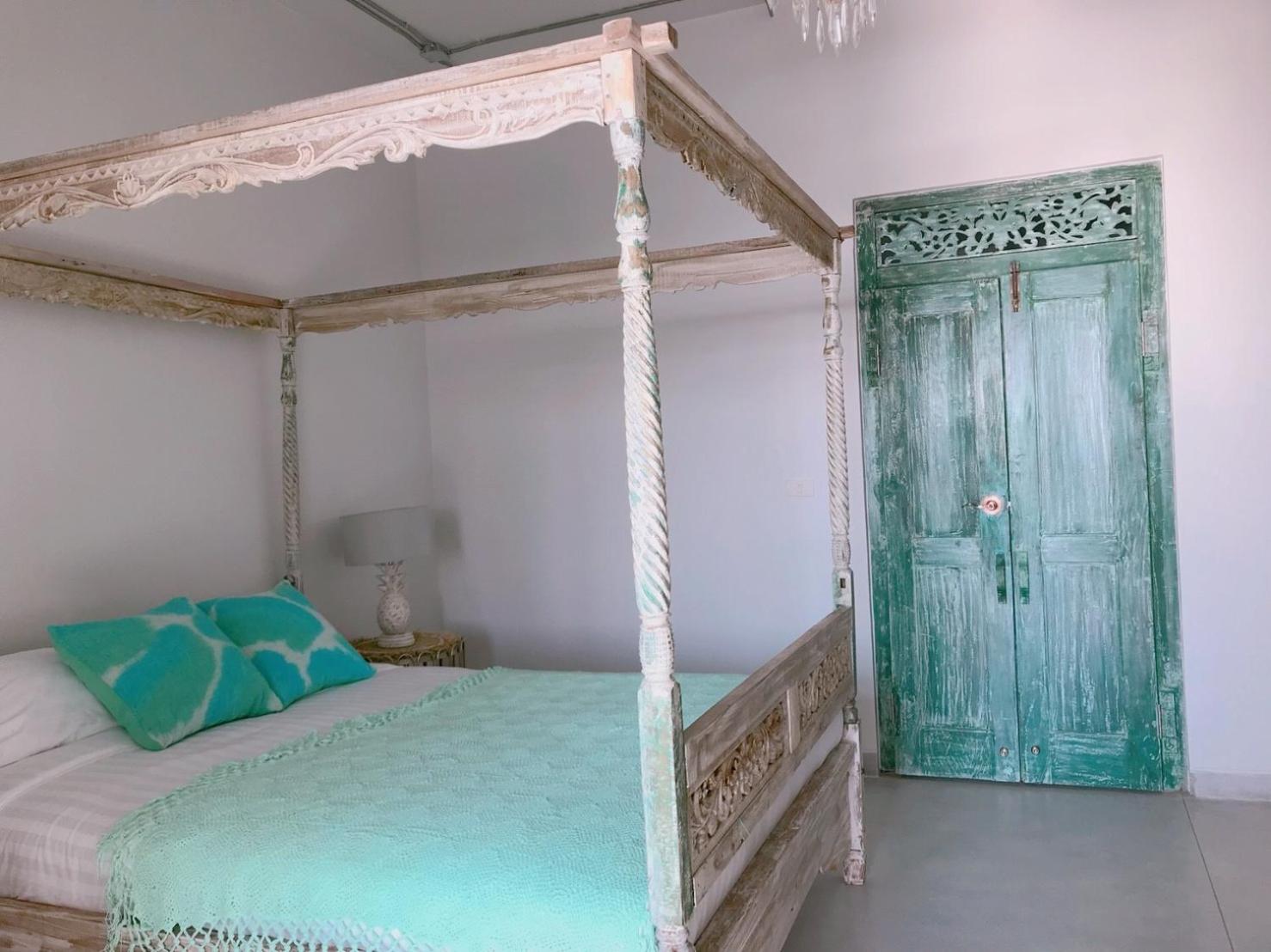 Four-Bedroom Villa Sea - Photo 4
