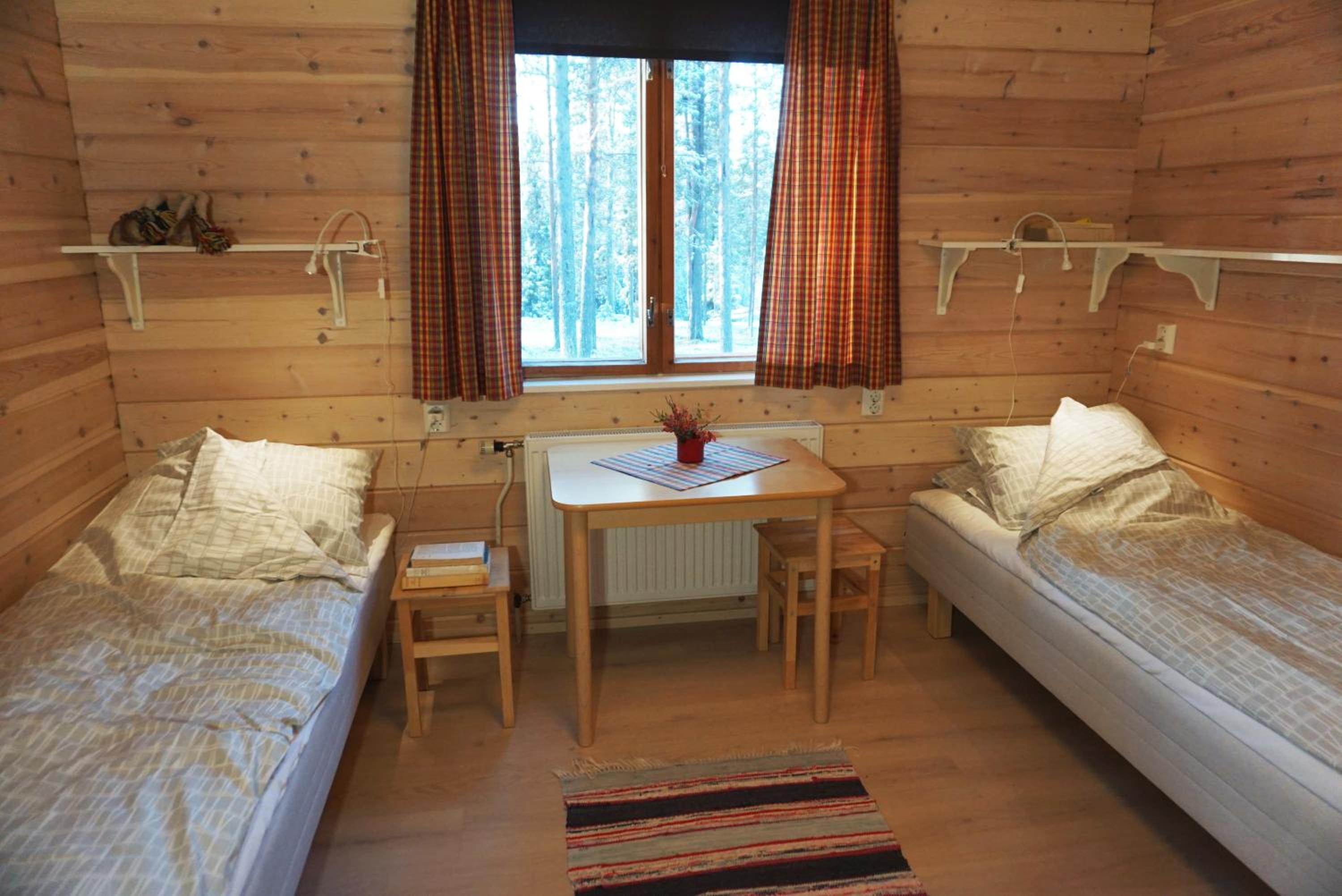 Nine-Bedroom House photo 1