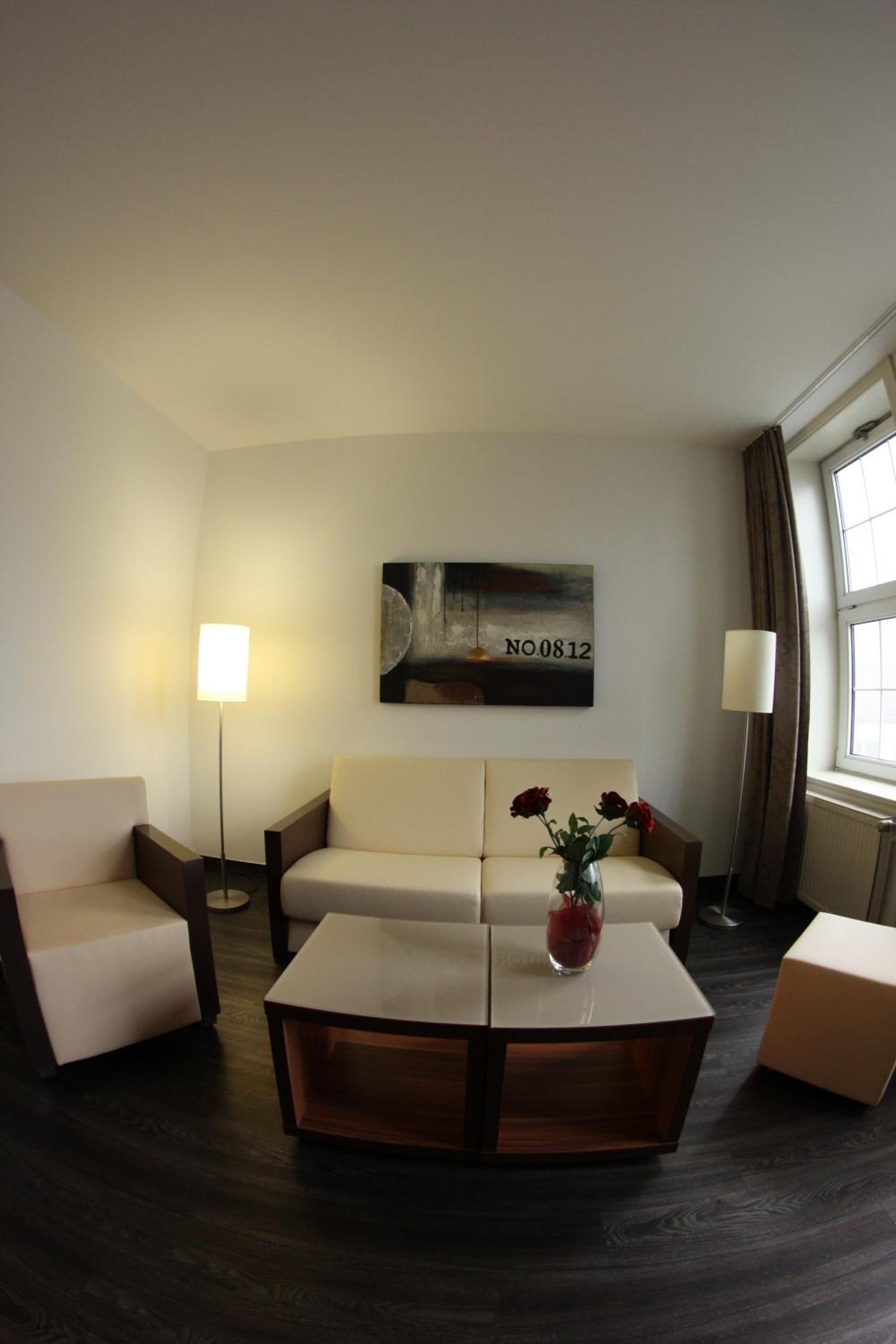 Suite - Photo 2