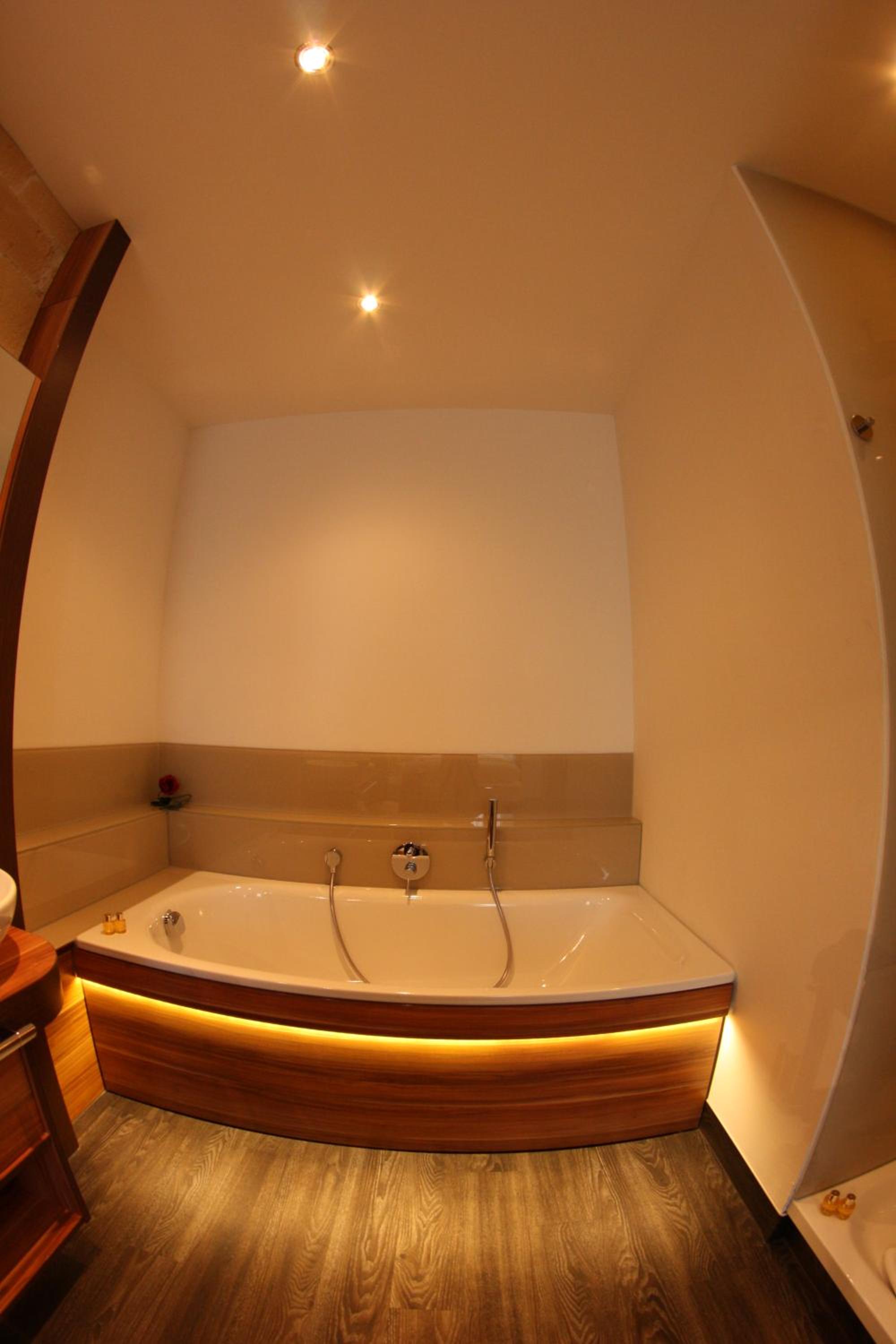 Suite - Photo 6