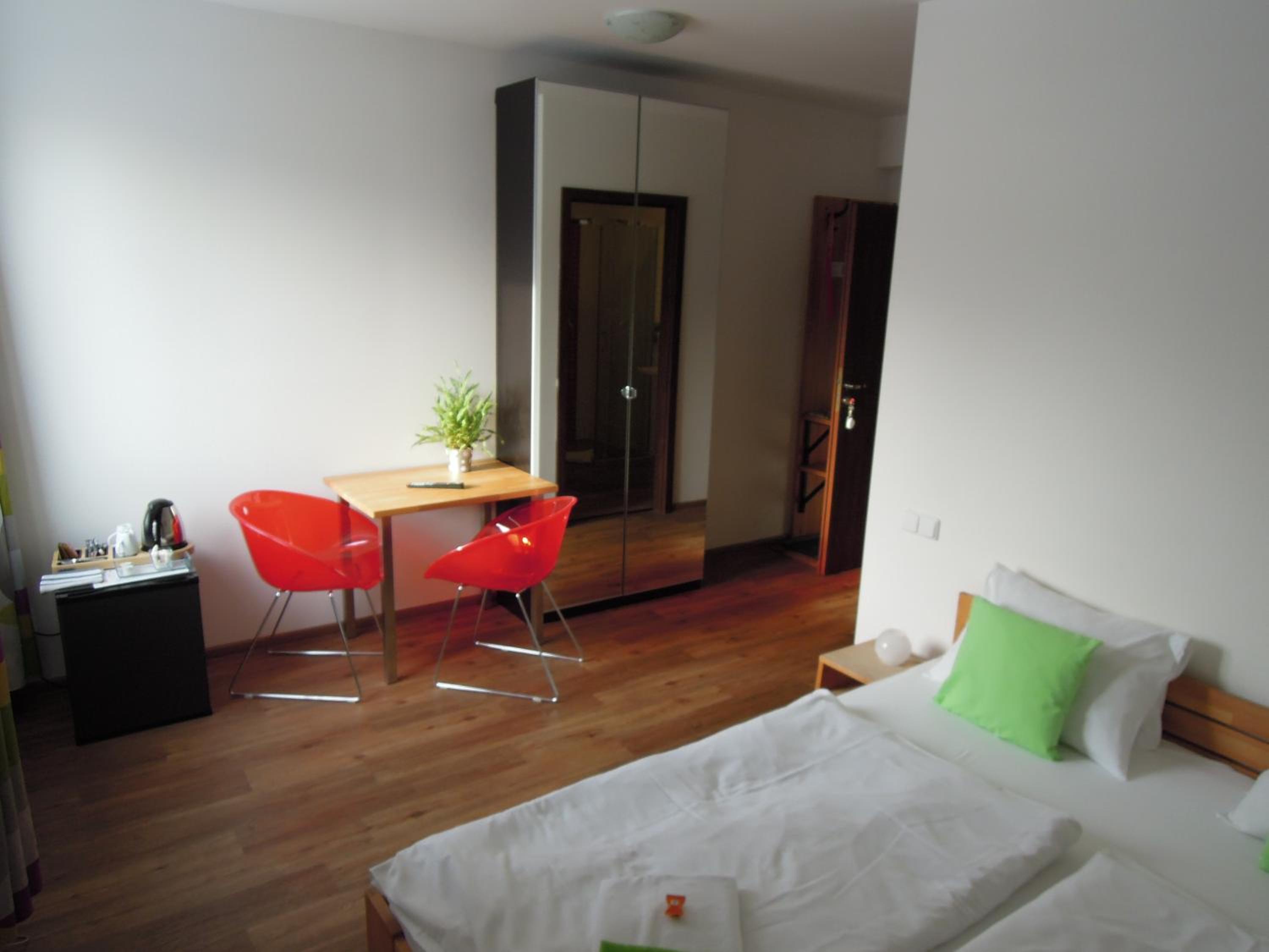 Double or Twin Room - Photo 3