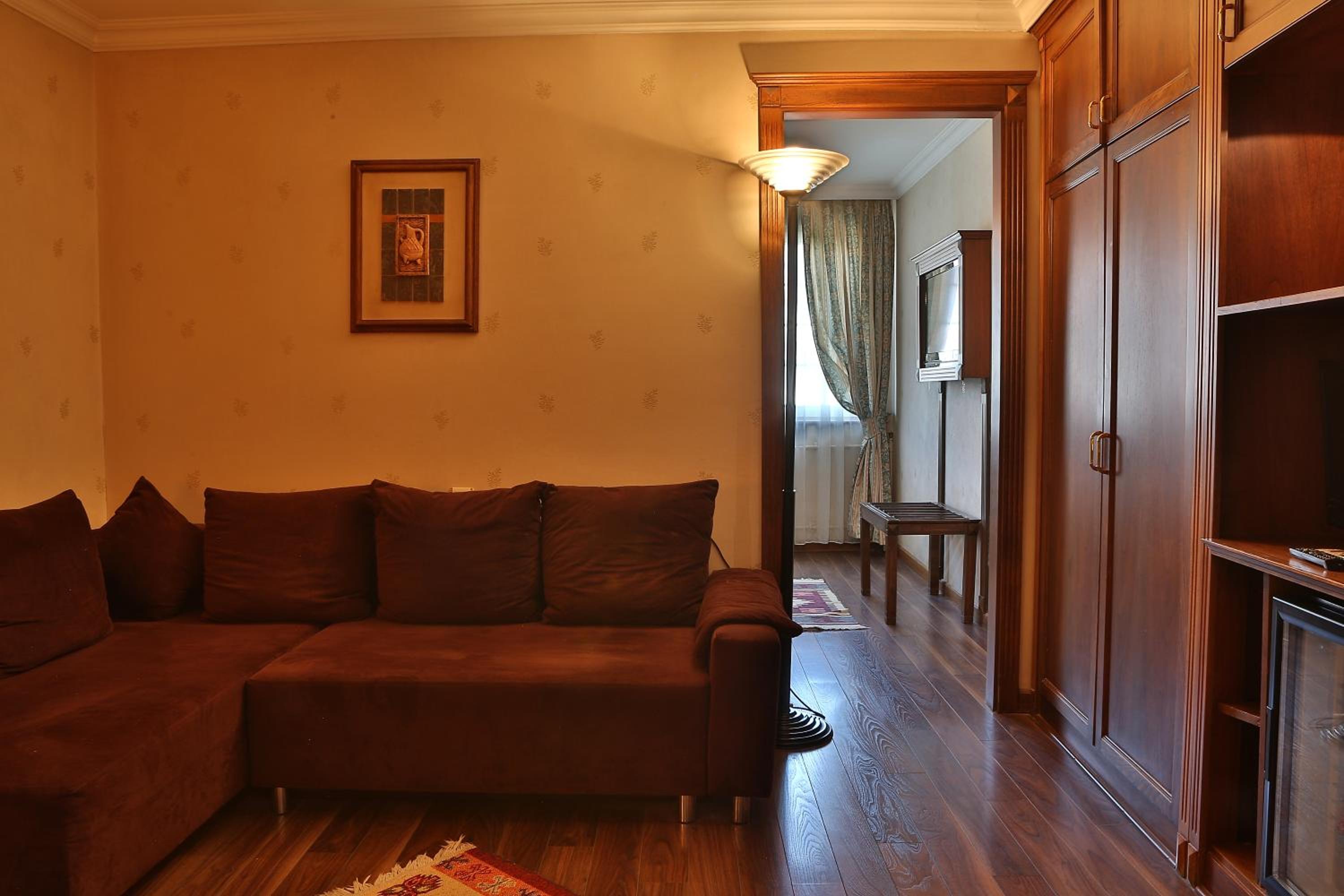Suite - Photo 4
