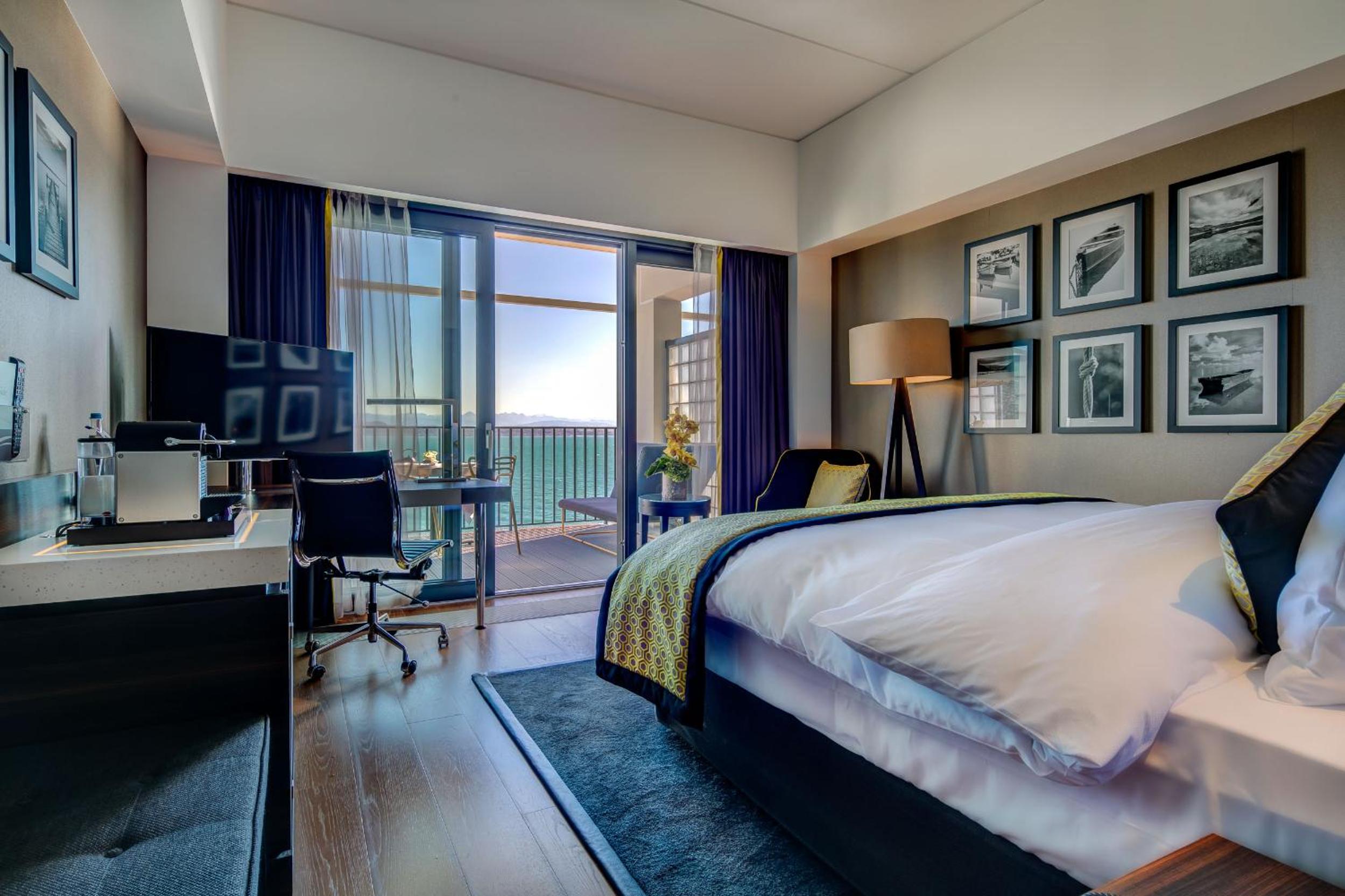 Executive Room with Terrace and Lake view - Photo 2