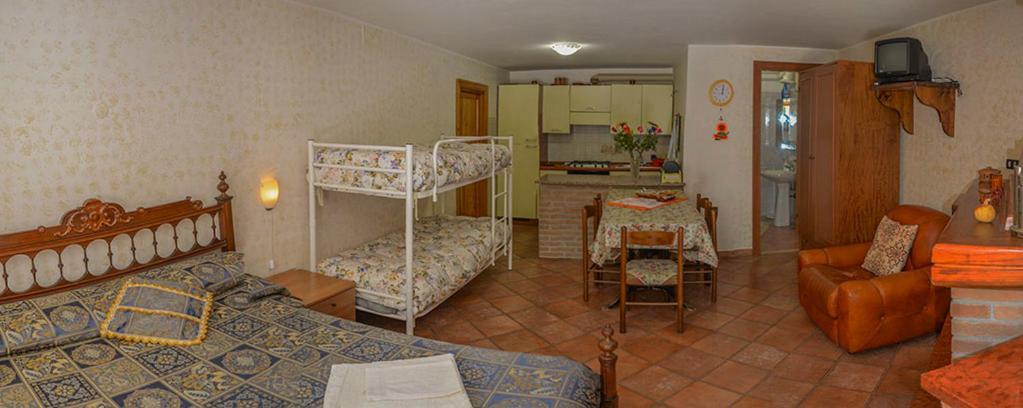 Family Room with Terrace - Photo 3