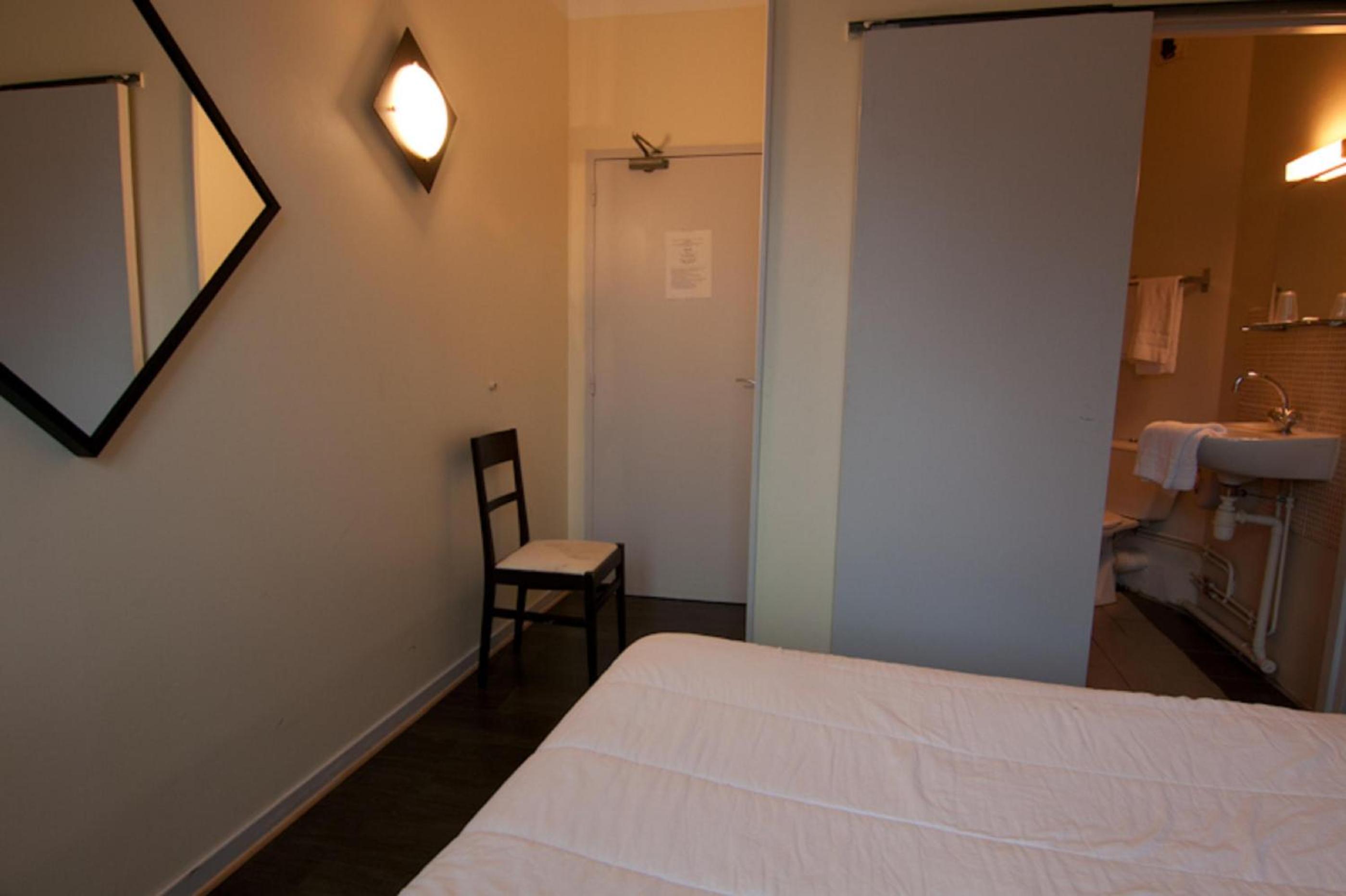 Double Room - Photo 5