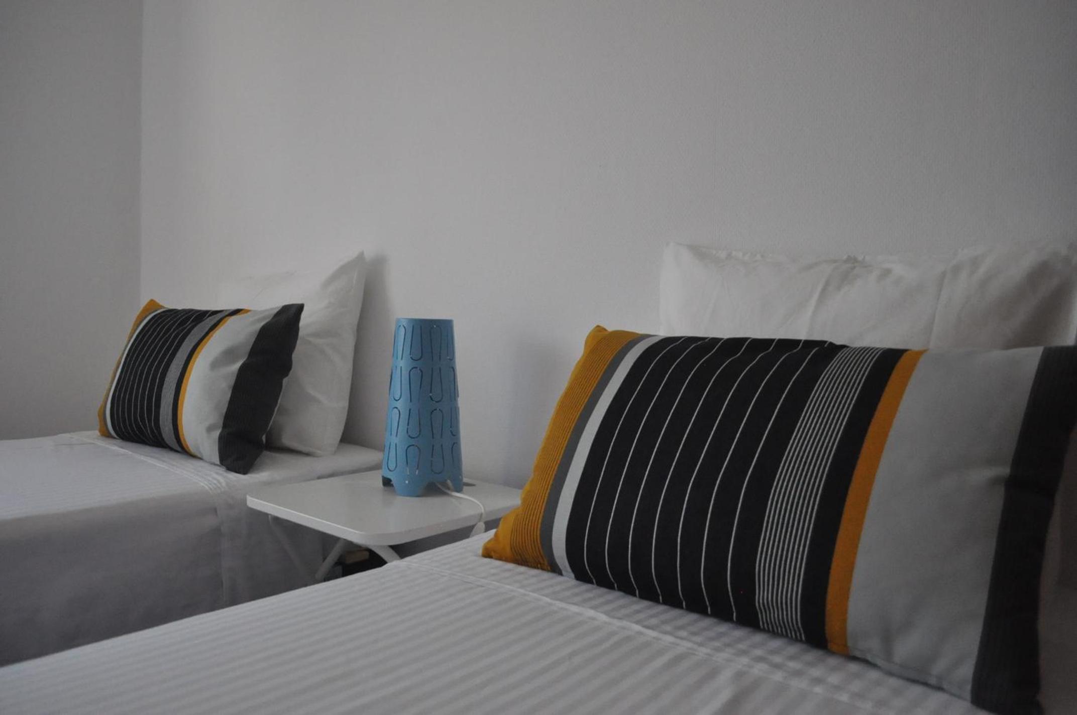 Standard Twin Room - Photo 2