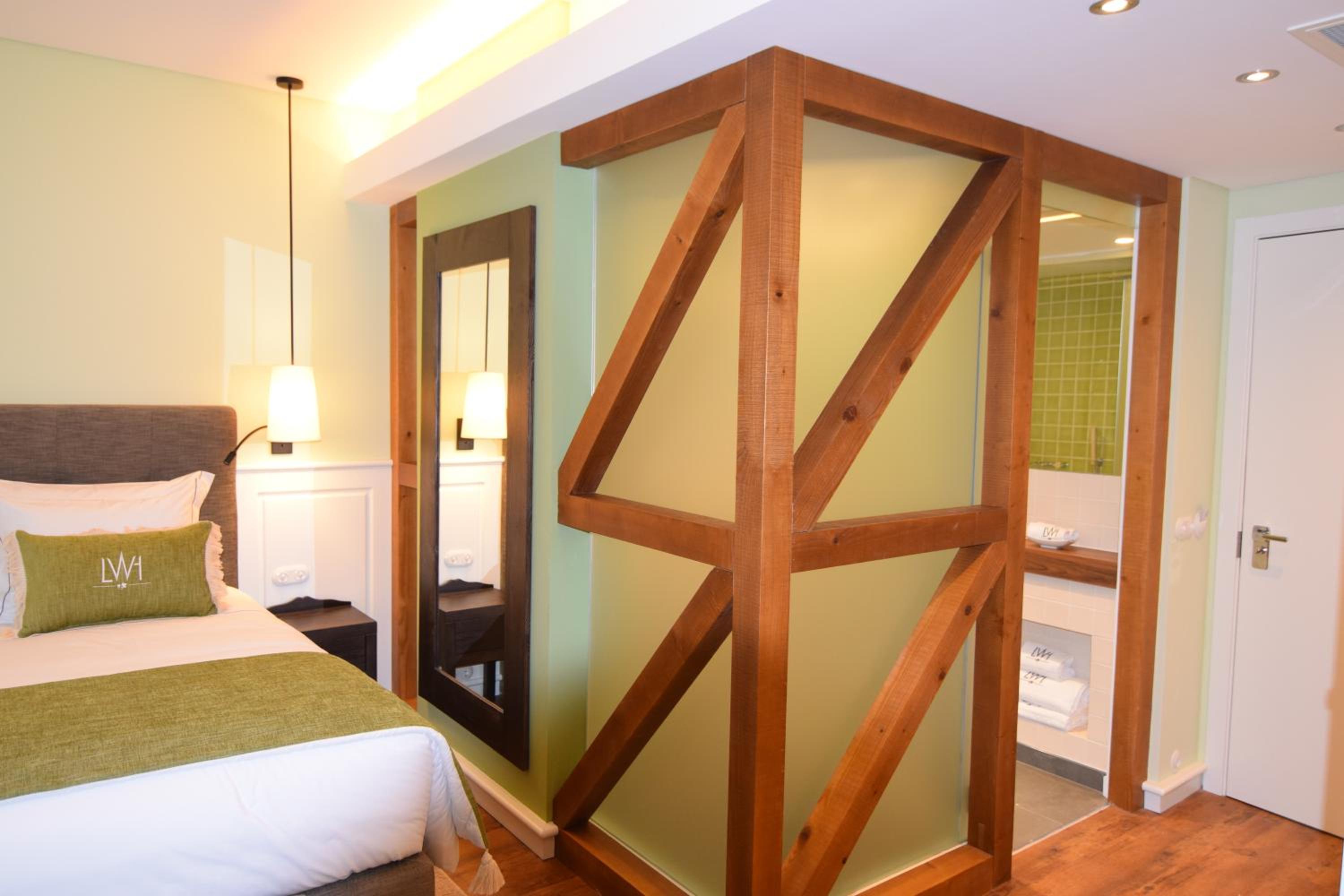 Classic Double or Twin Room thumbnail 5