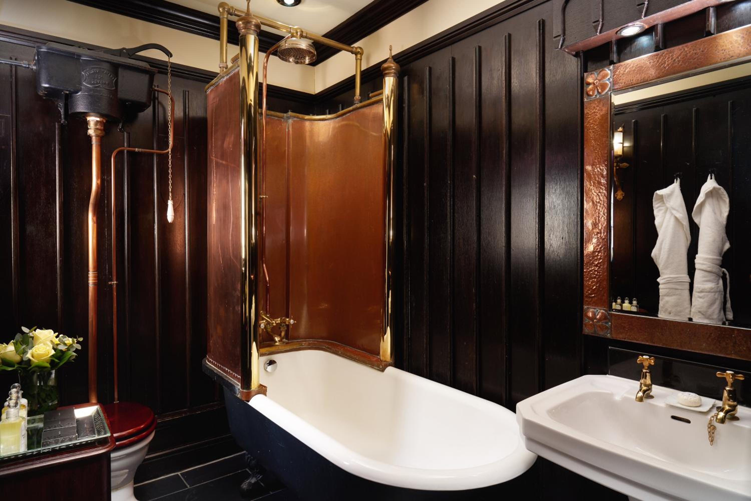Tudor Suite photo 3