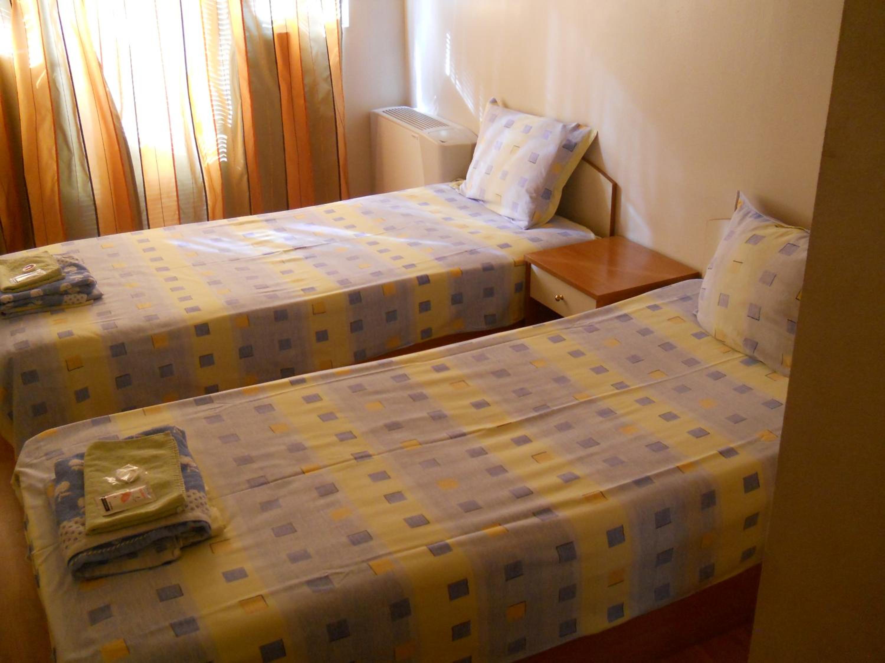 Twin Room - Photo 1