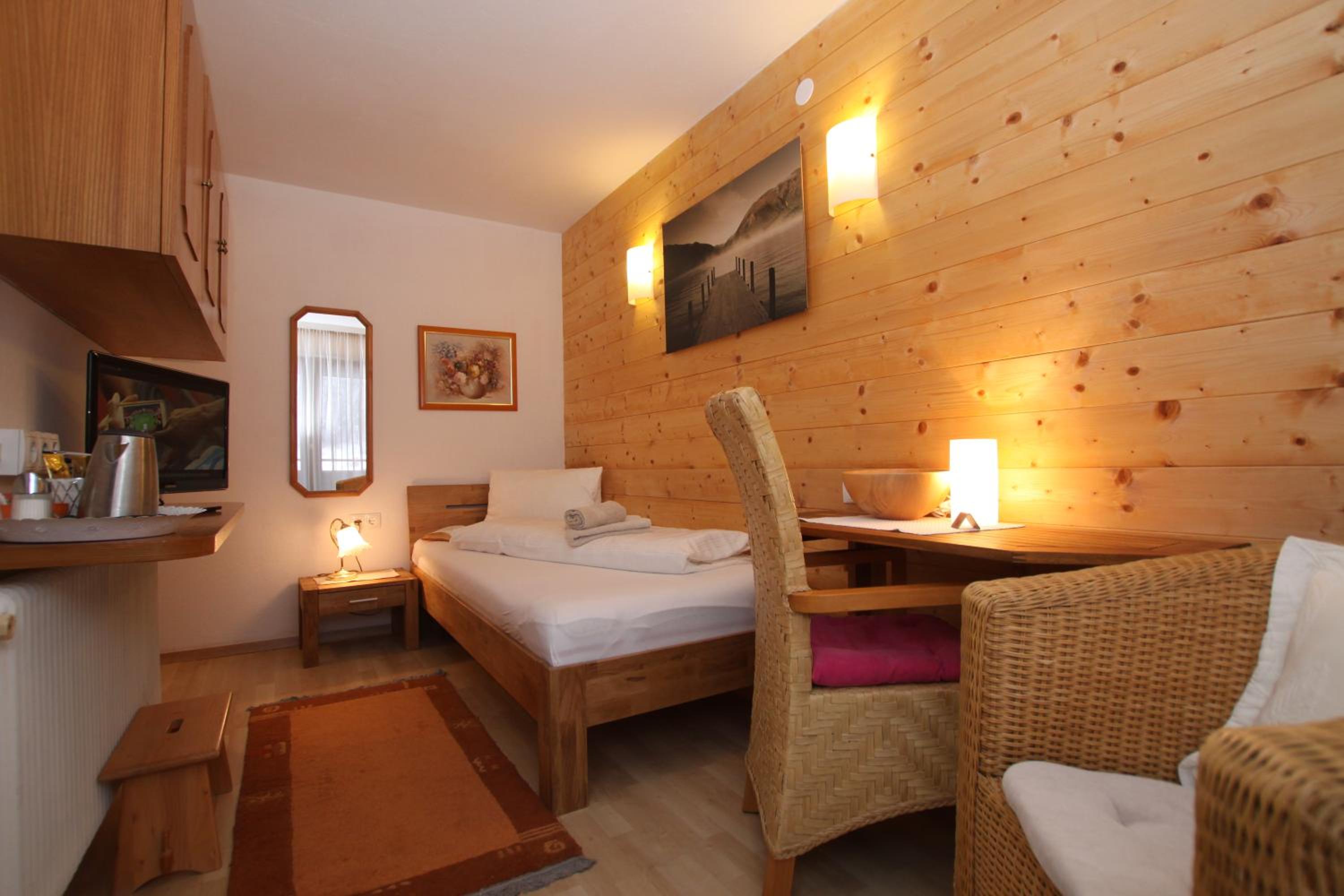Single Room with Balcony photo 2