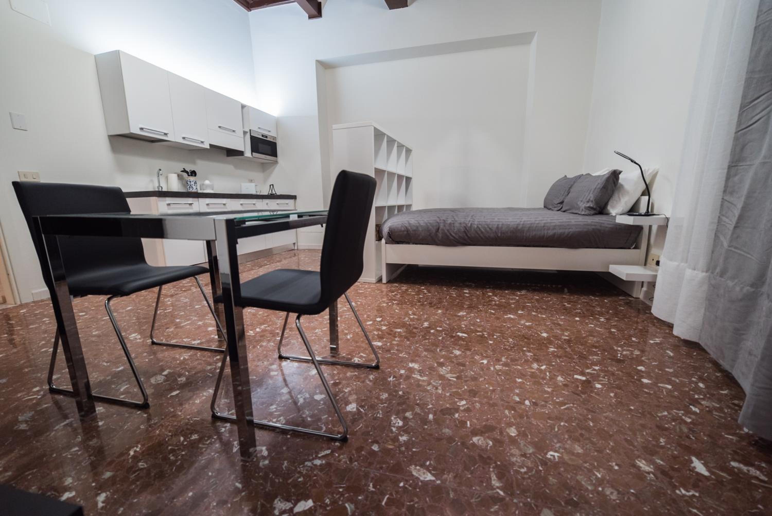Deluxe Apartment - Photo 10