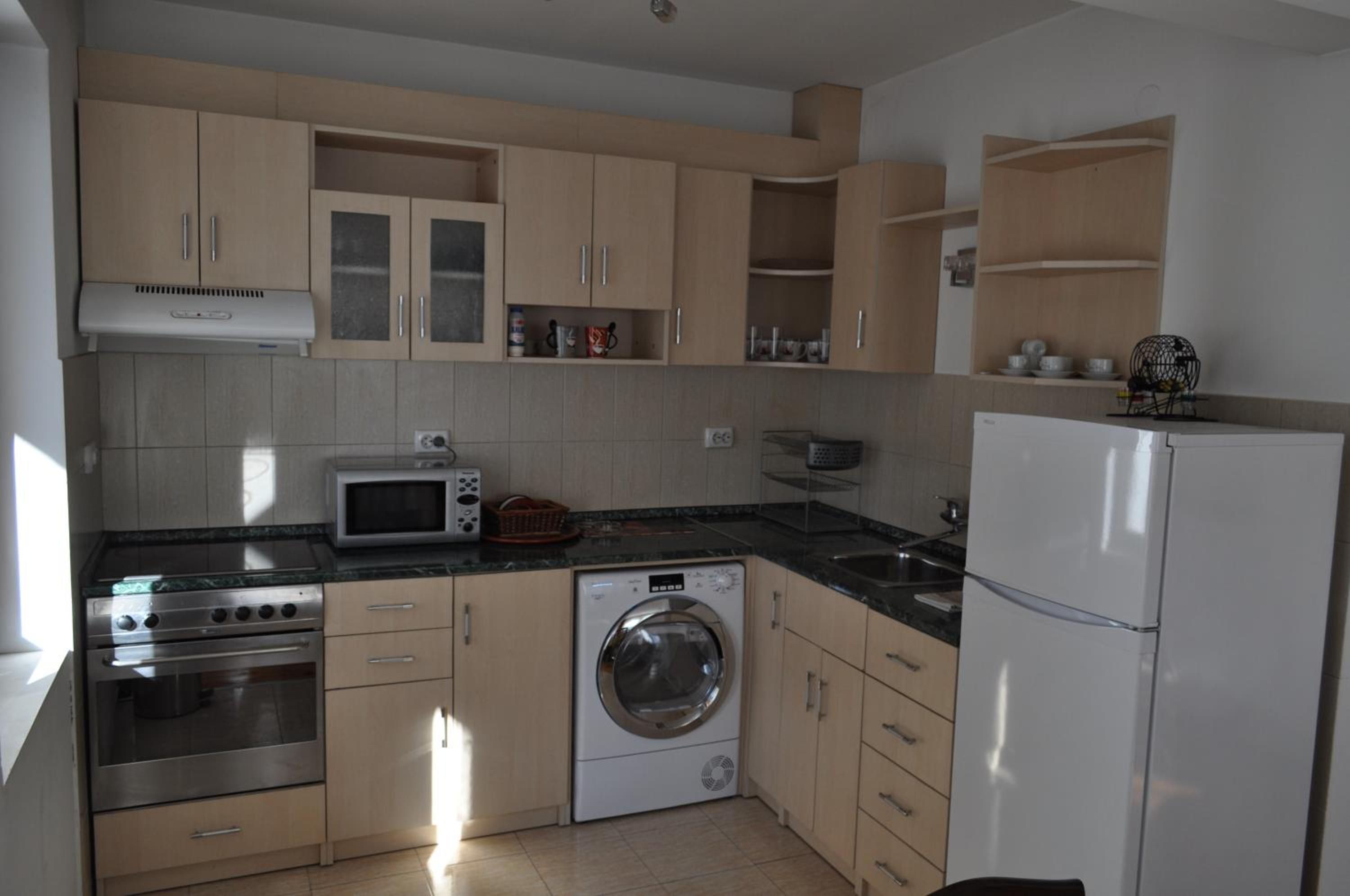 One-Bedroom Apartment with Balcony - Photo 4