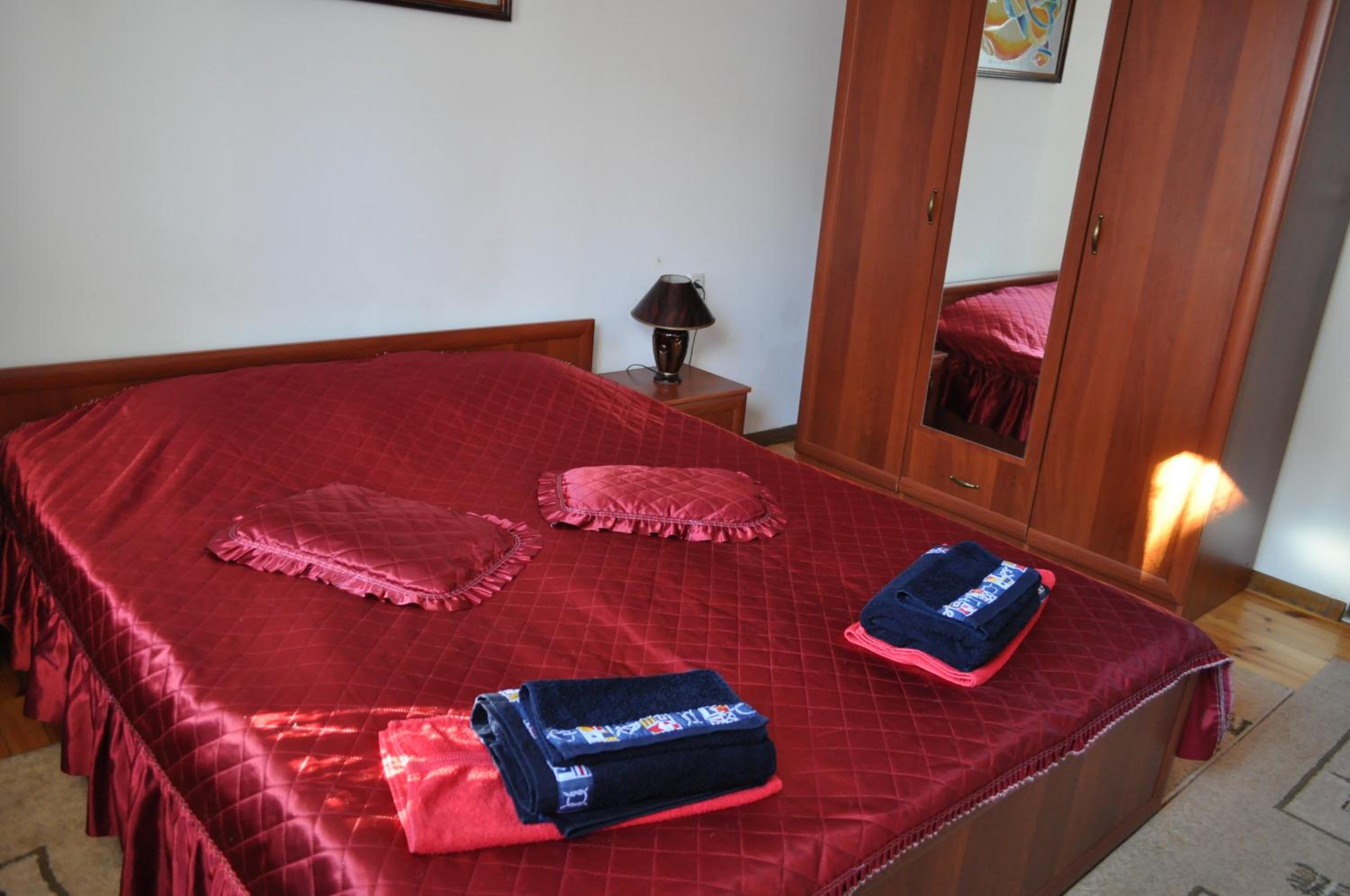 One-Bedroom Apartment with Balcony - Photo 6