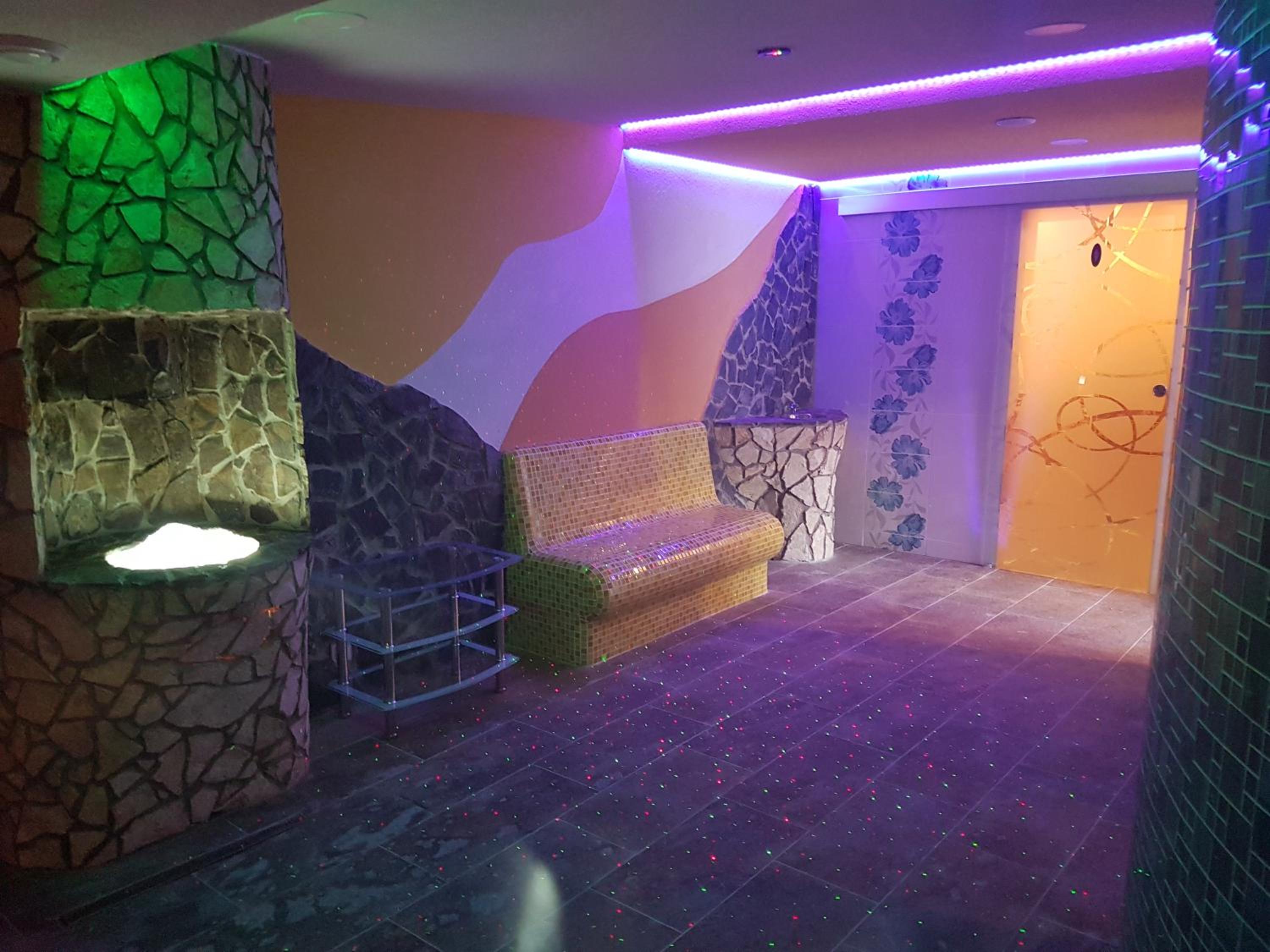 Double Room with Balcony - Wellness stay photo 2