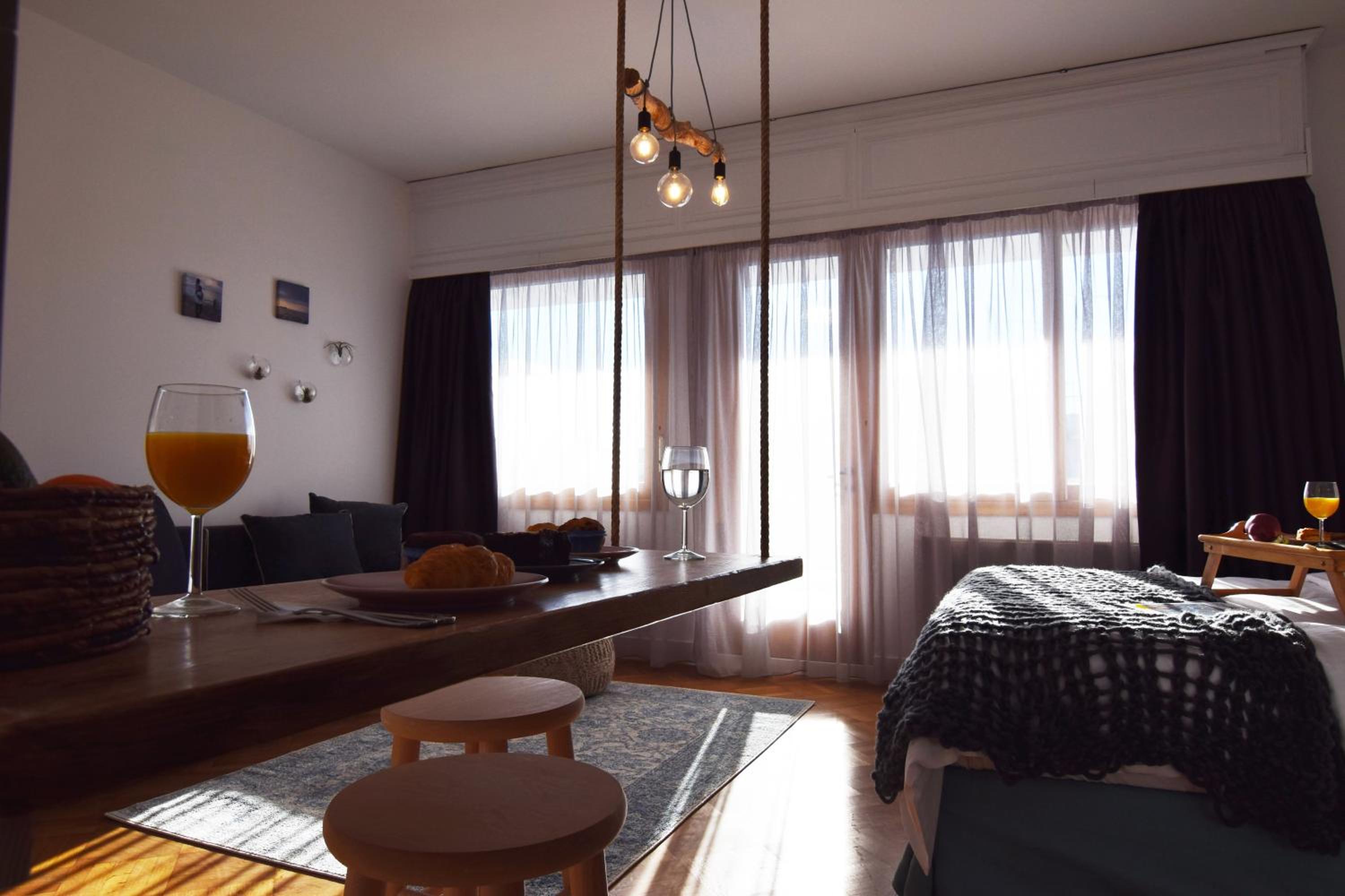 Studio with Balcony and City View - Photo 10