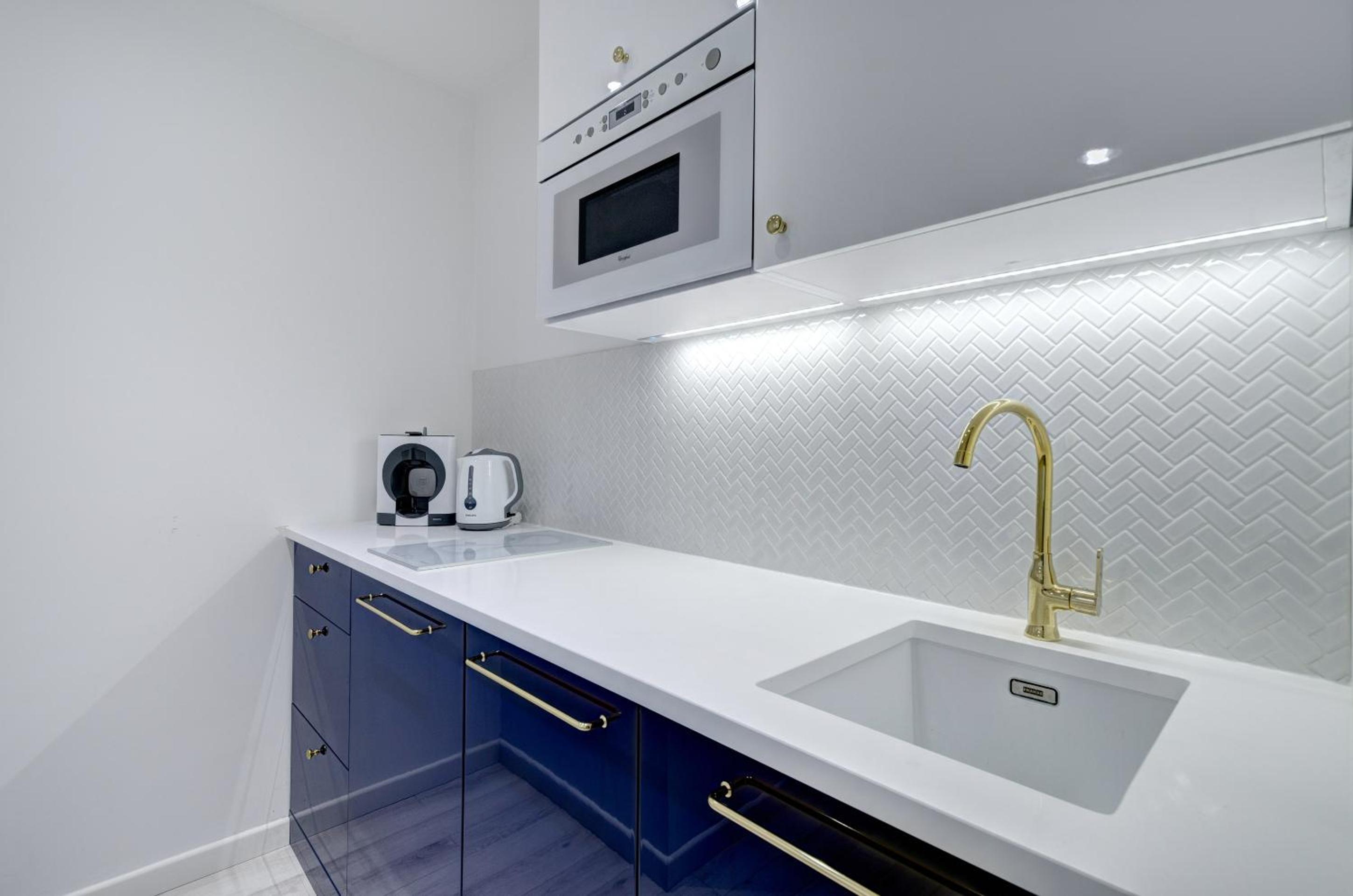 Apartment with Sea View - Photo 7