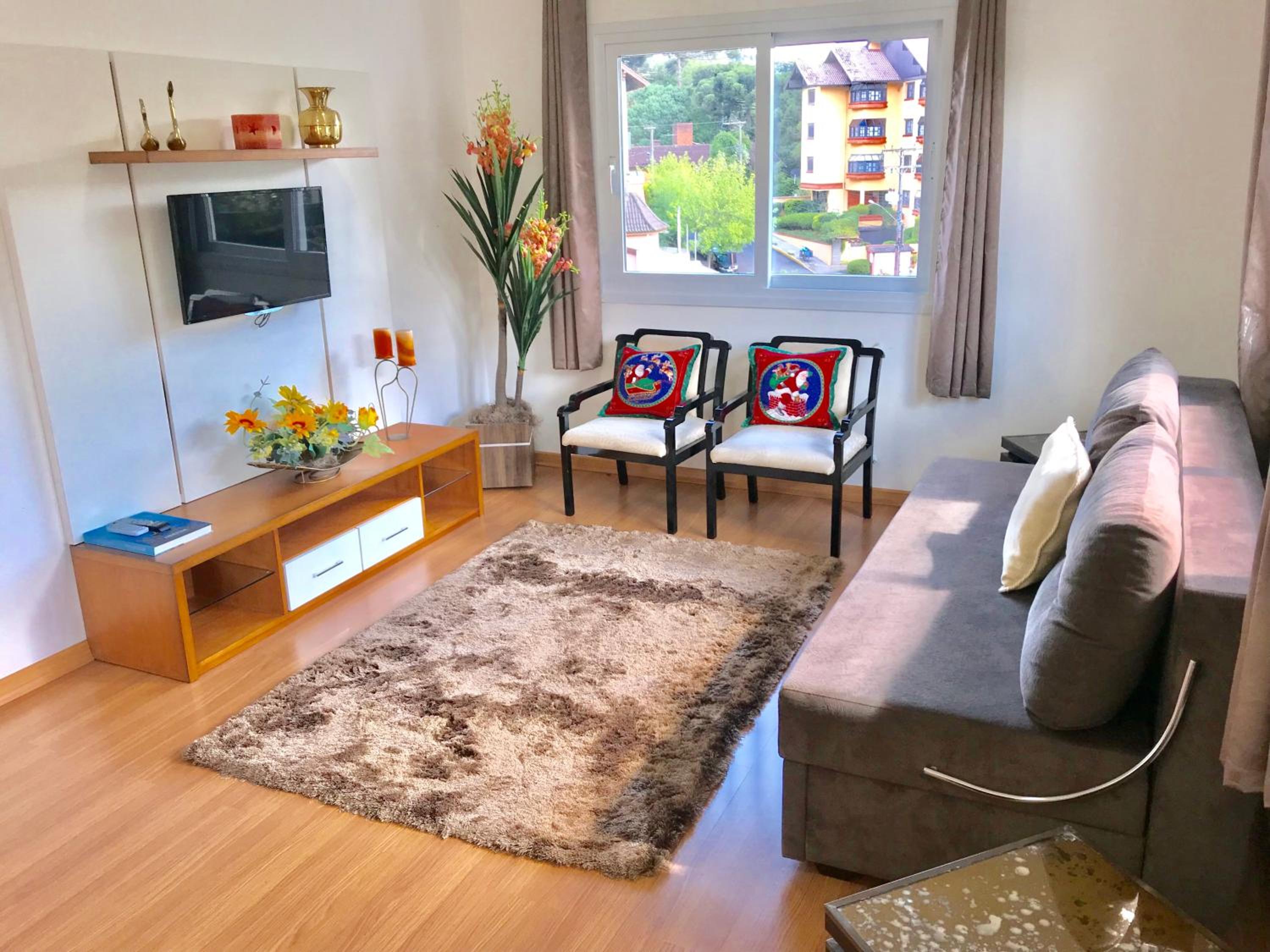One-Bedroom Apartment photo 1