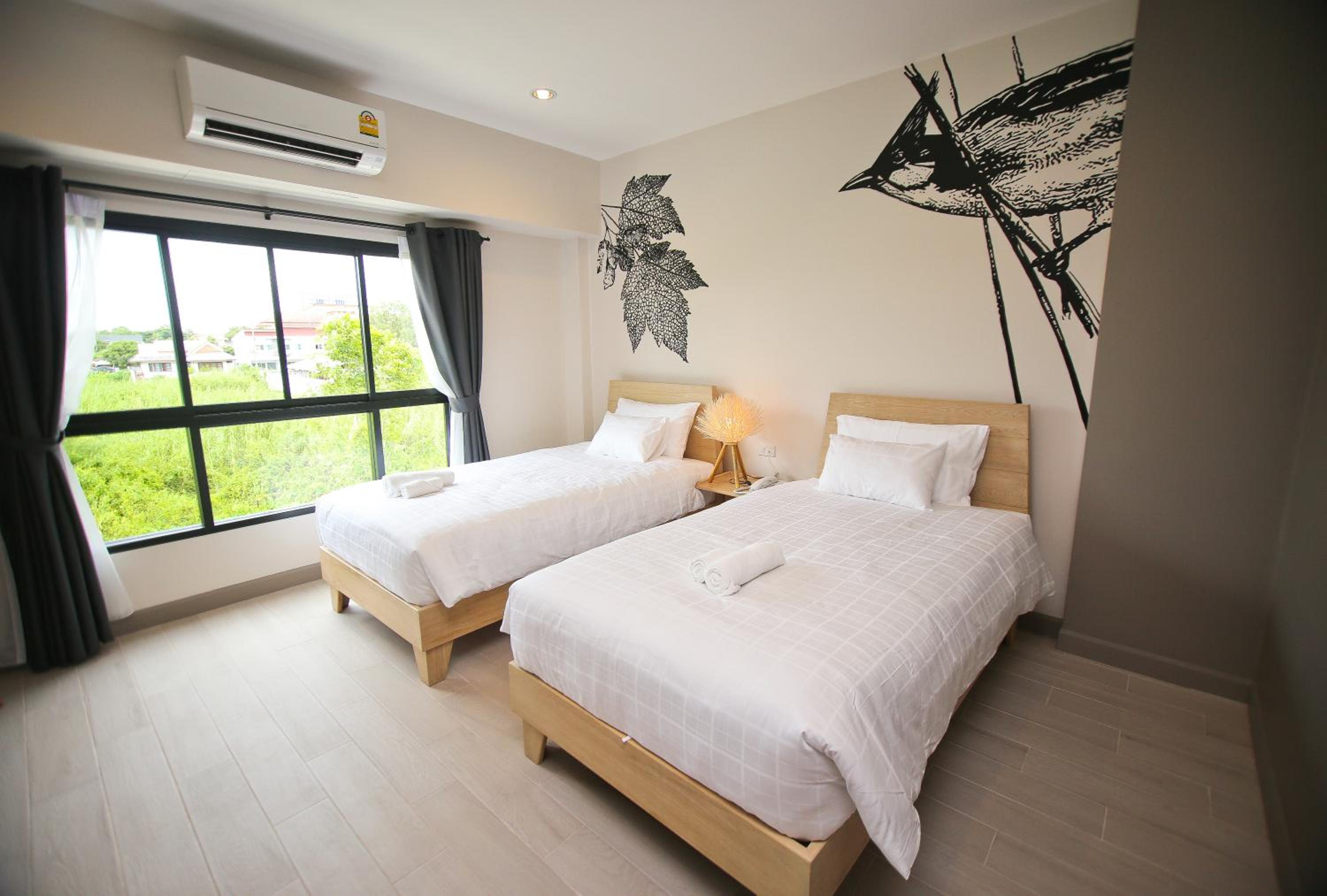 Superior Twin Room with Landmark View