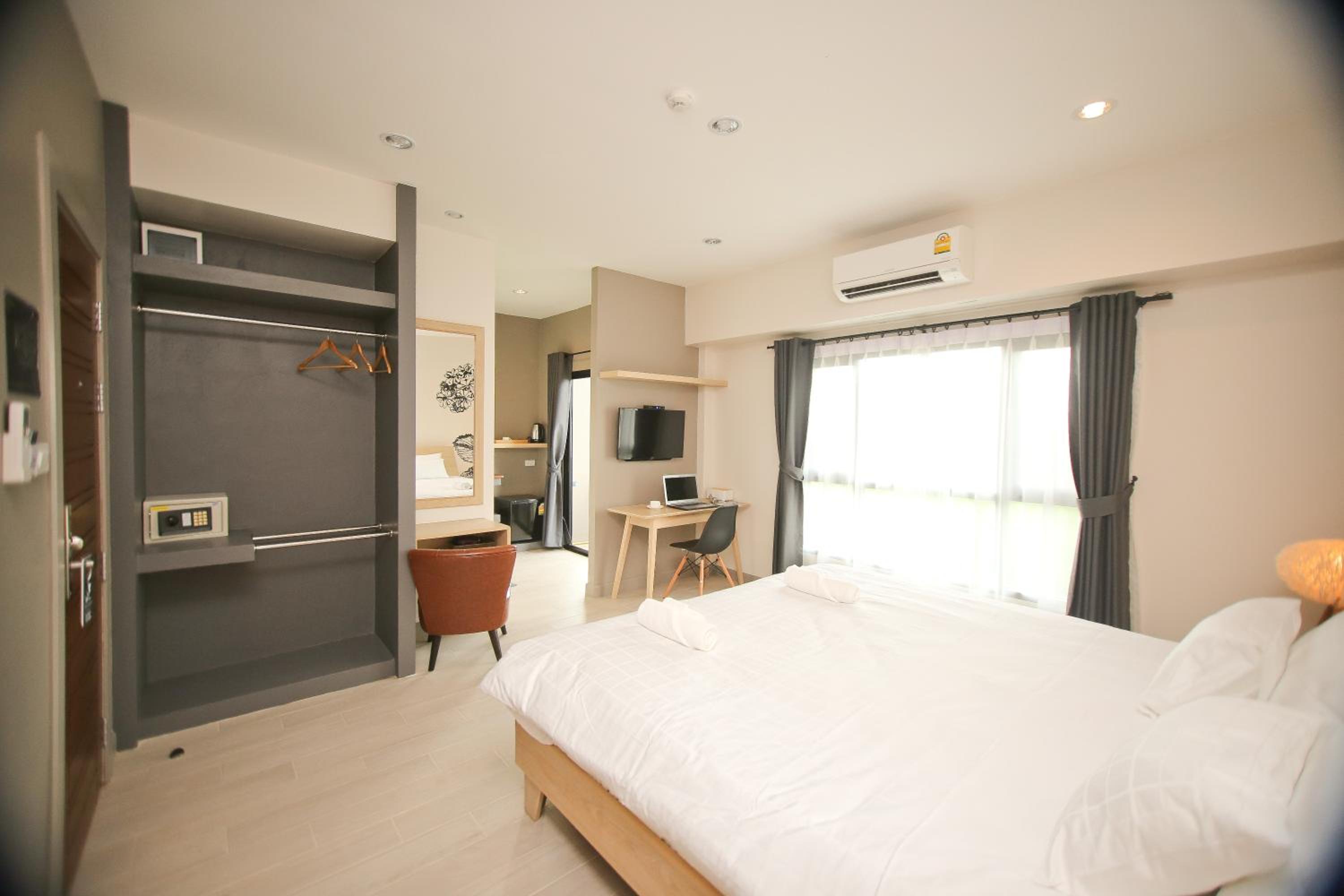 Superior Double Room with Landmark View