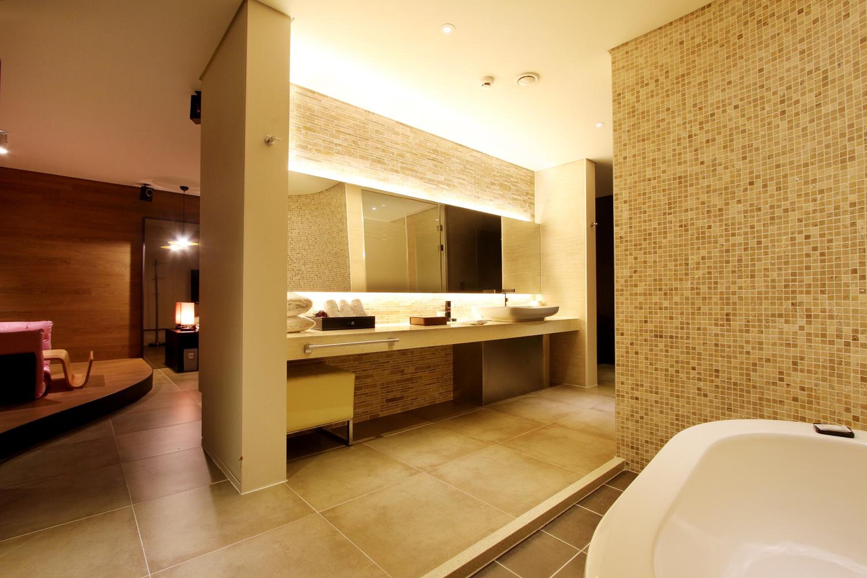 Junior Suite - Photo 12