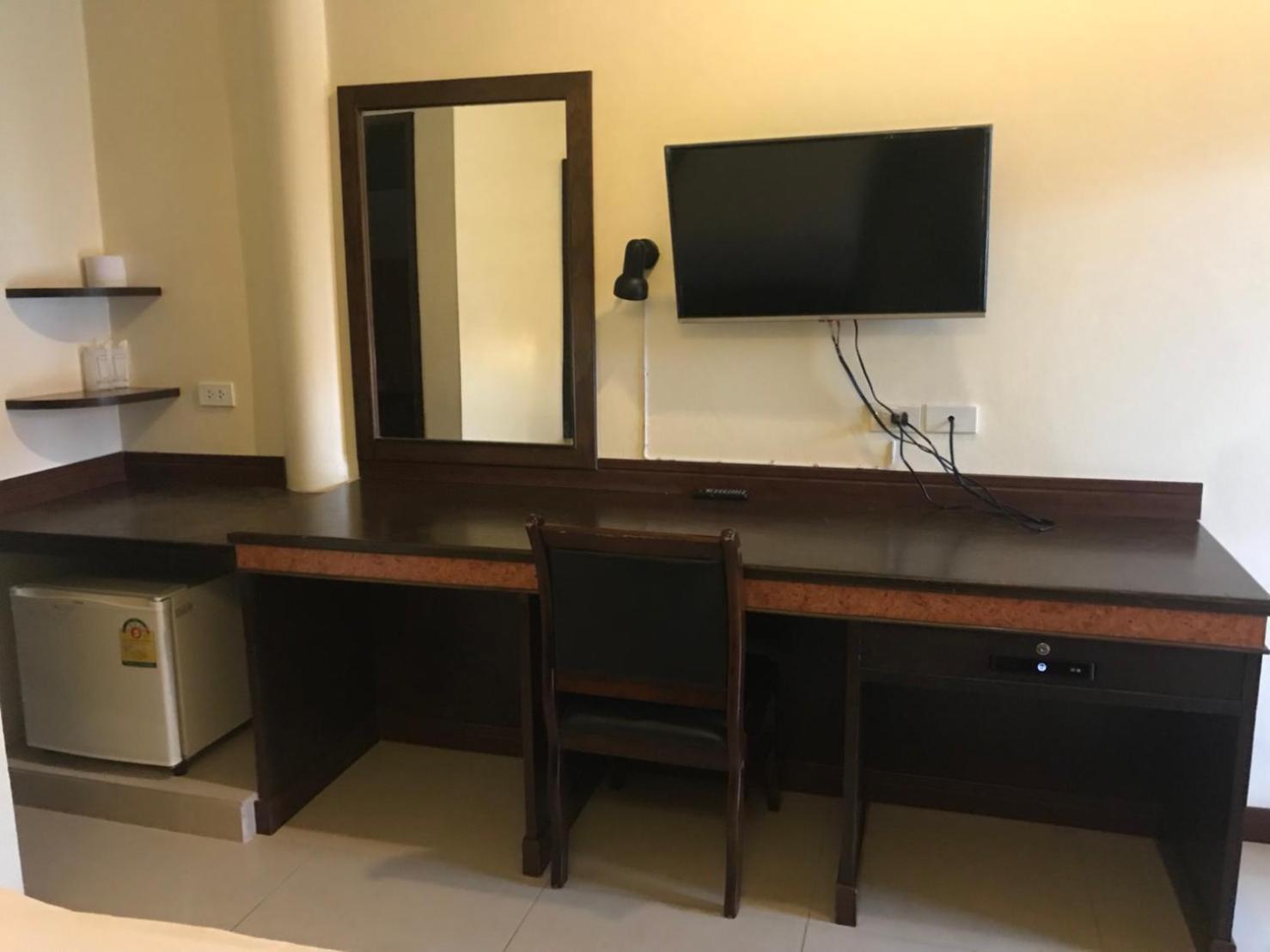 Standard King Room photo 3